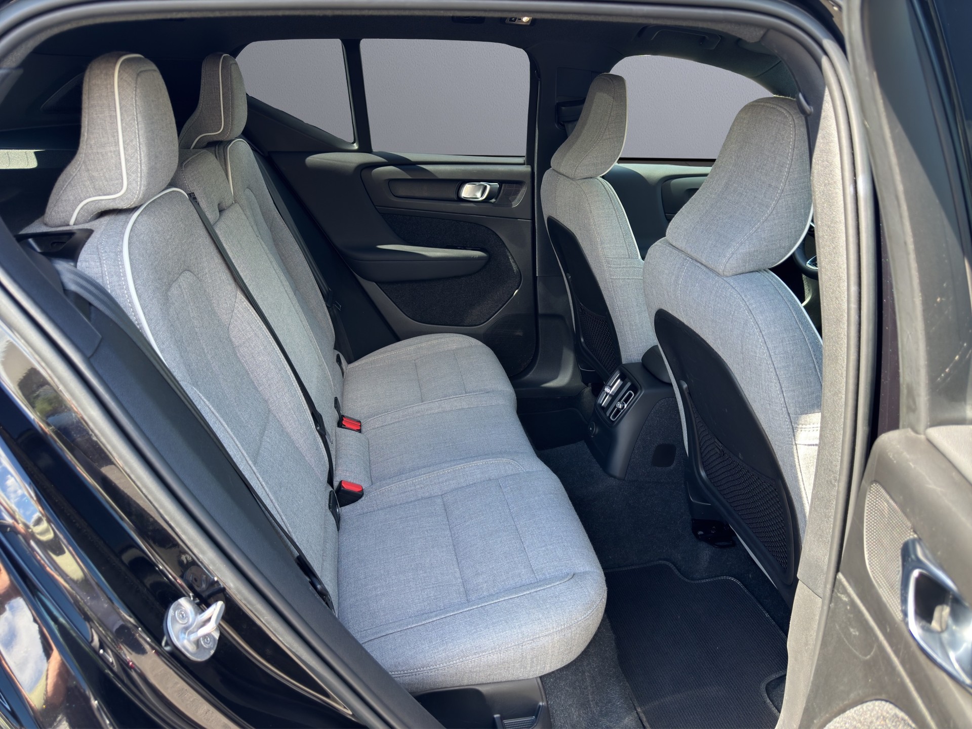 VOLVO XC40 T5 PHEV Ultimate Dark DCT-image-16