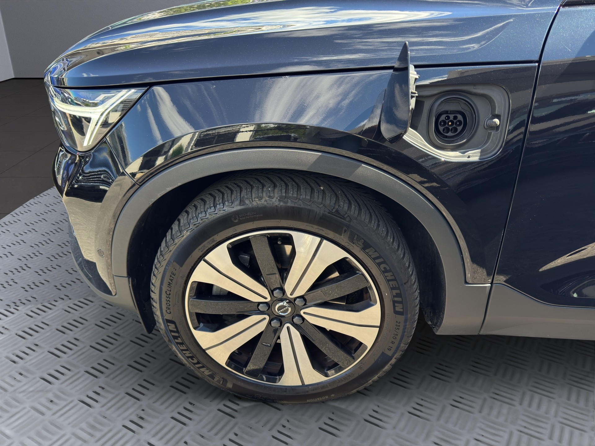 VOLVO XC40 T5 PHEV Ultimate Dark DCT-image-8