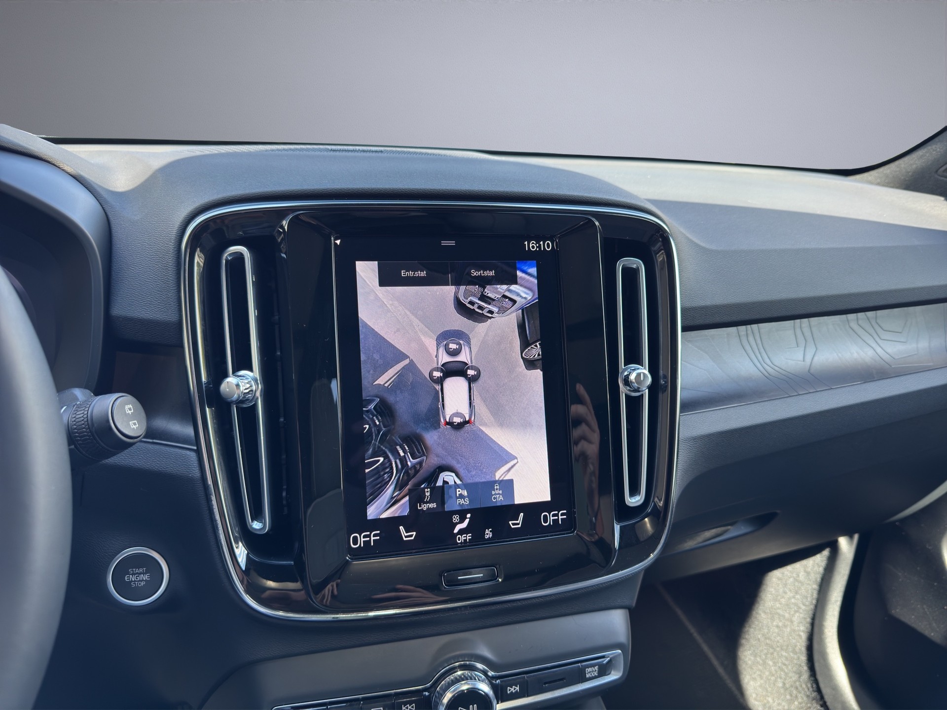 VOLVO XC40 T5 PHEV Ultimate Dark DCT-image-14