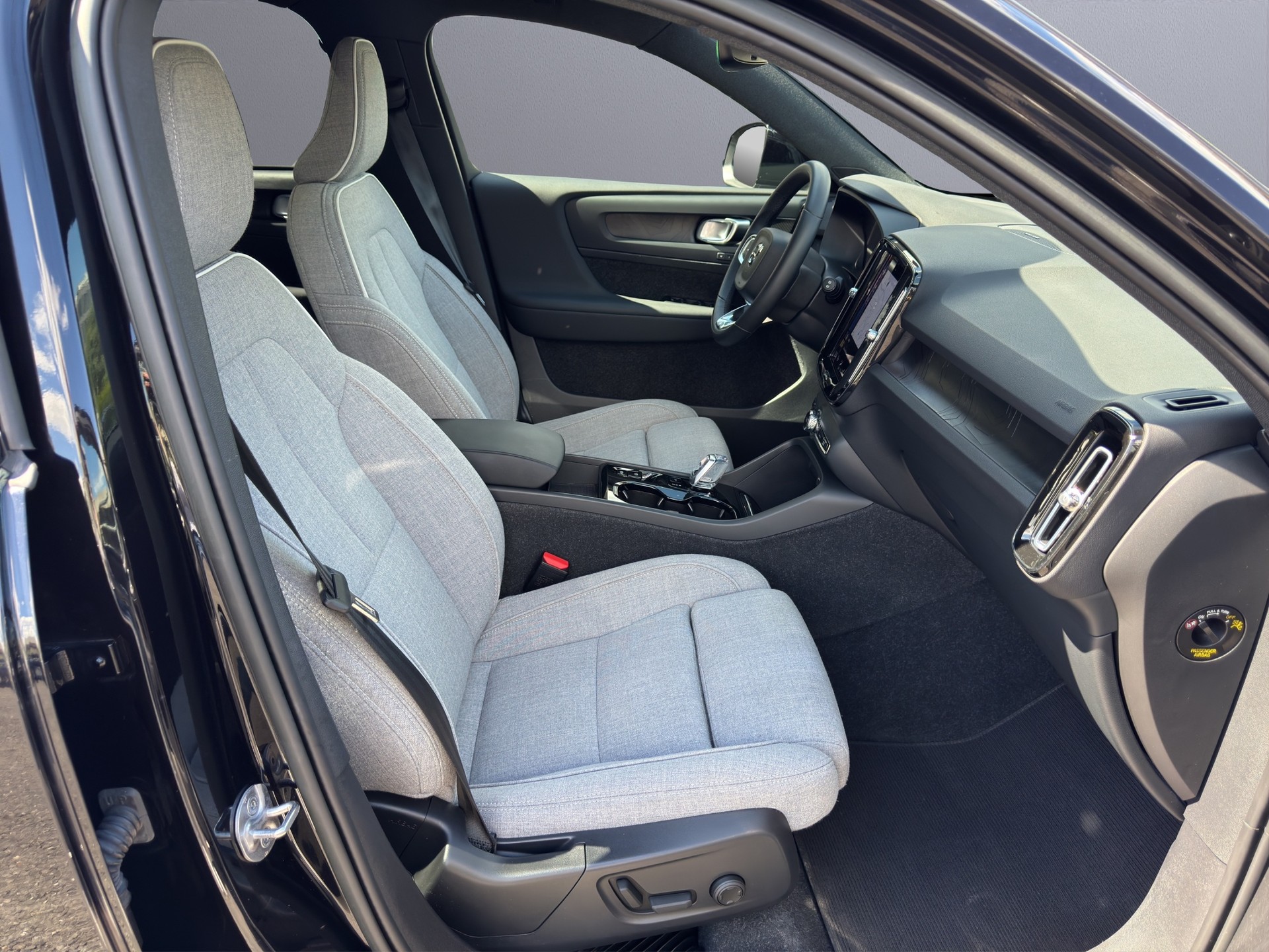 VOLVO XC40 T5 PHEV Ultimate Dark DCT-image-15