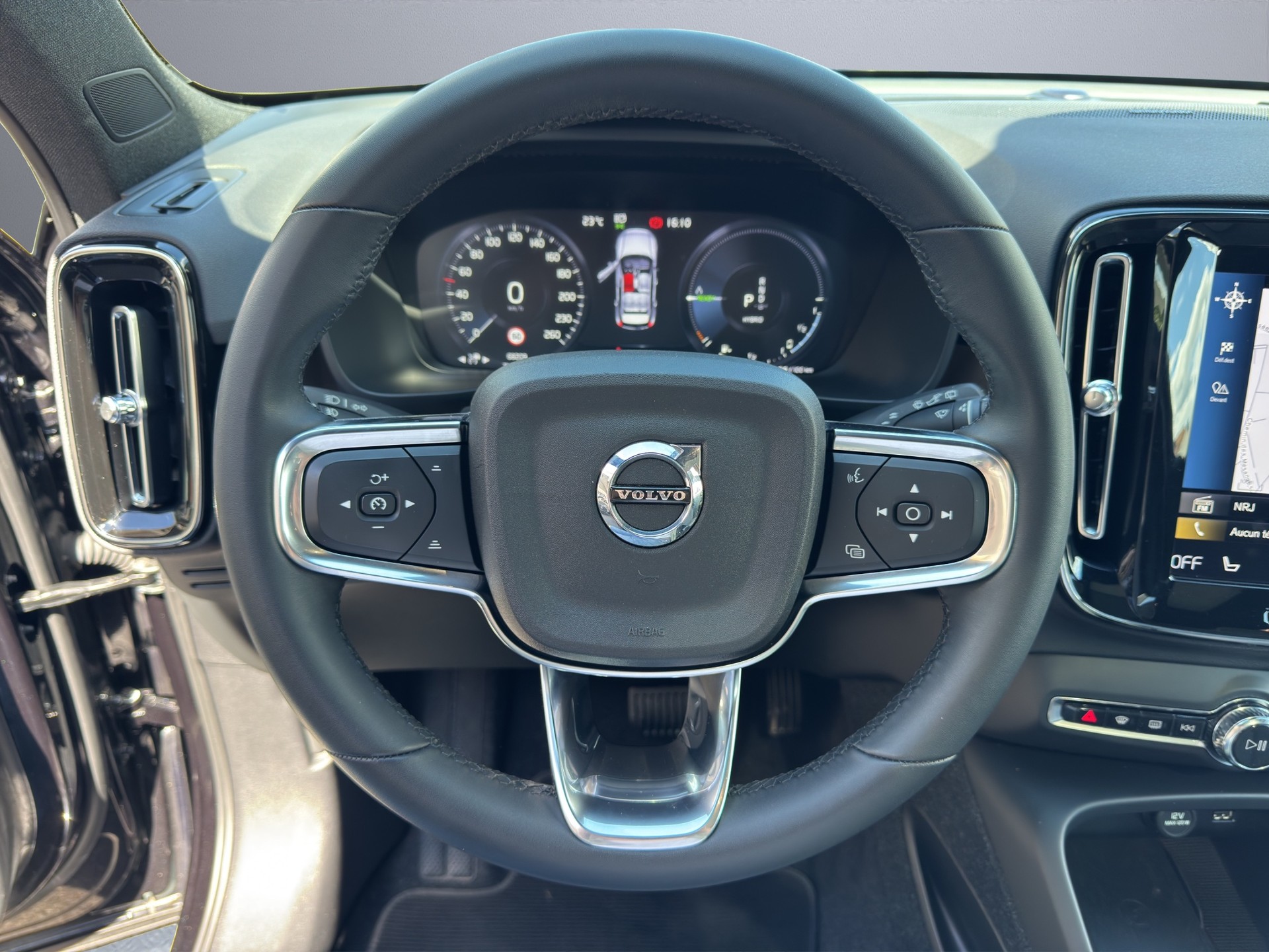 VOLVO XC40 T5 PHEV Ultimate Dark DCT-image-11