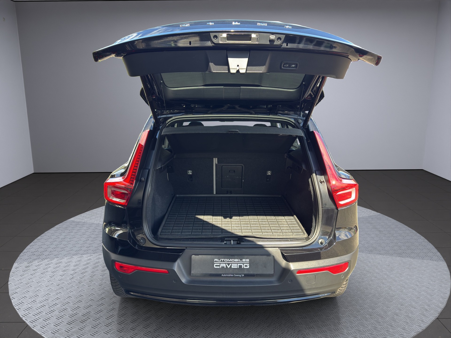VOLVO XC40 T5 PHEV Ultimate Dark DCT-image-17