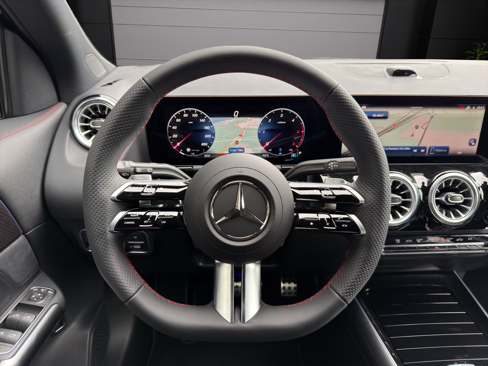 MERCEDES-BENZ GLA 220d 4Matic 8G-DCTSwiss Star-image-11