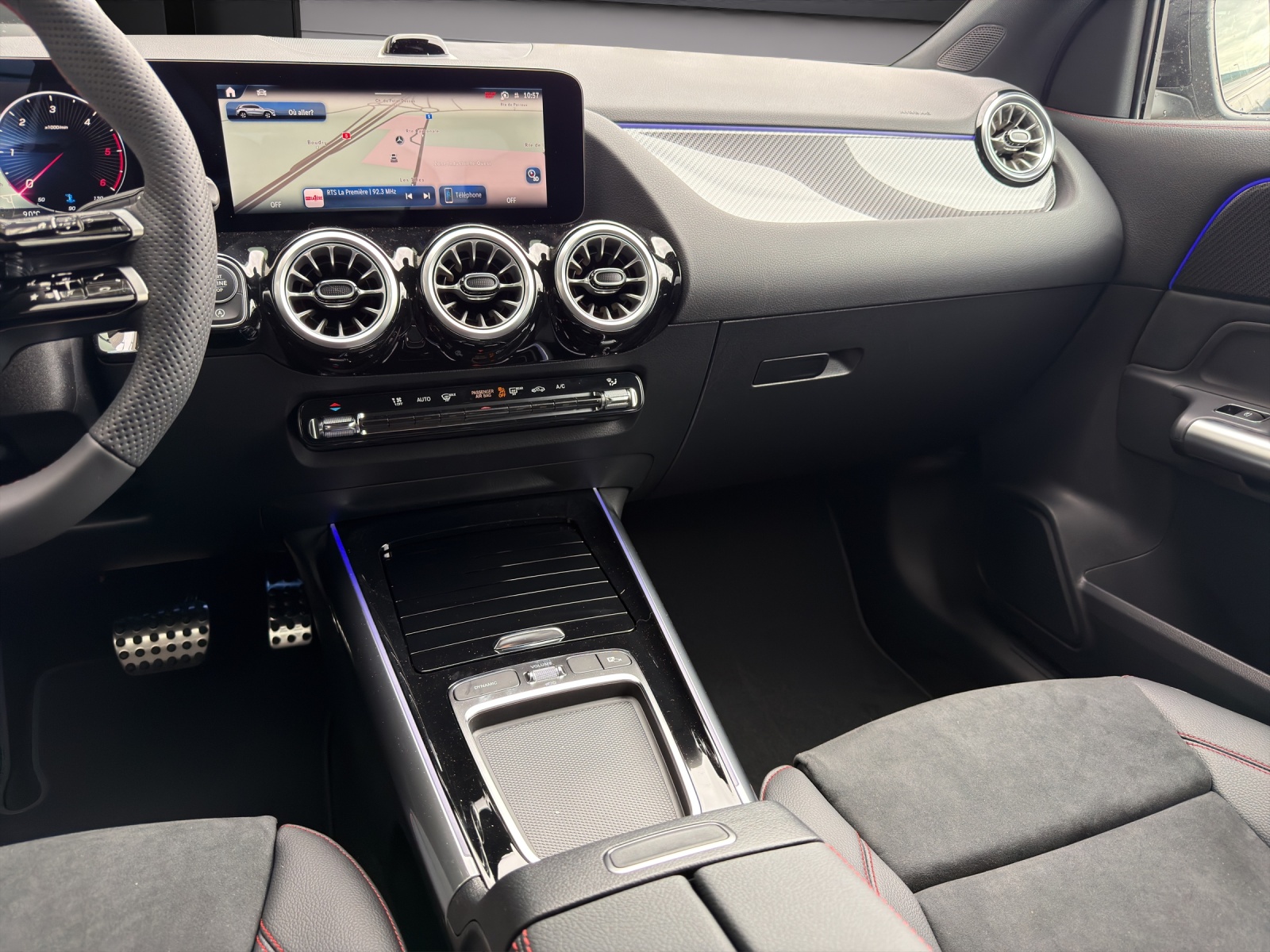 MERCEDES-BENZ GLA 220d 4Matic 8G-DCTSwiss Star-image-12
