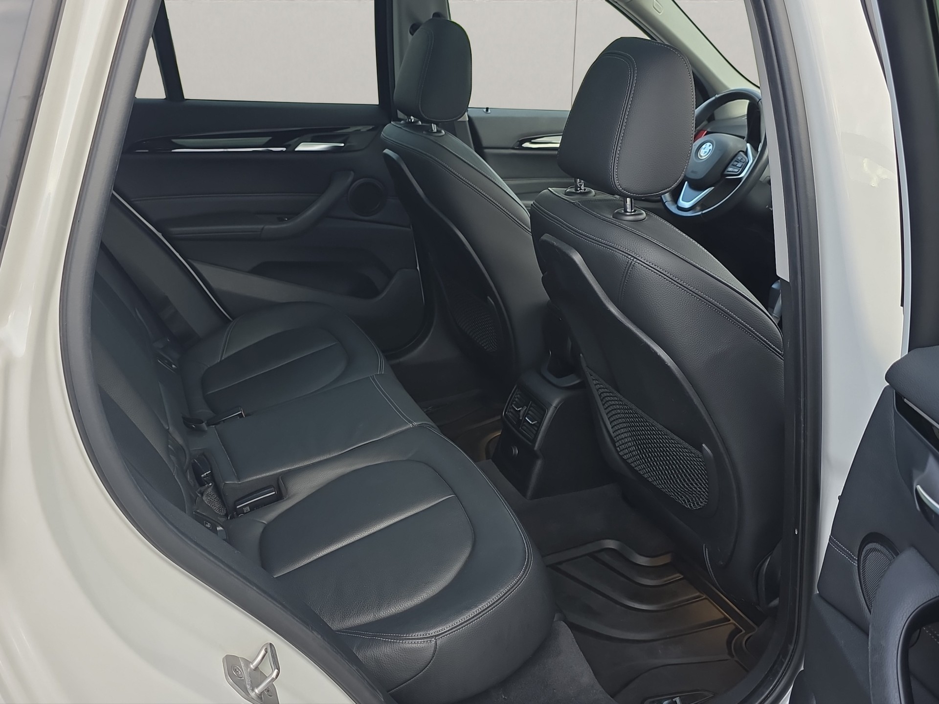 BMW X1 xDrive 20d Sport Line Steptronic-image-13