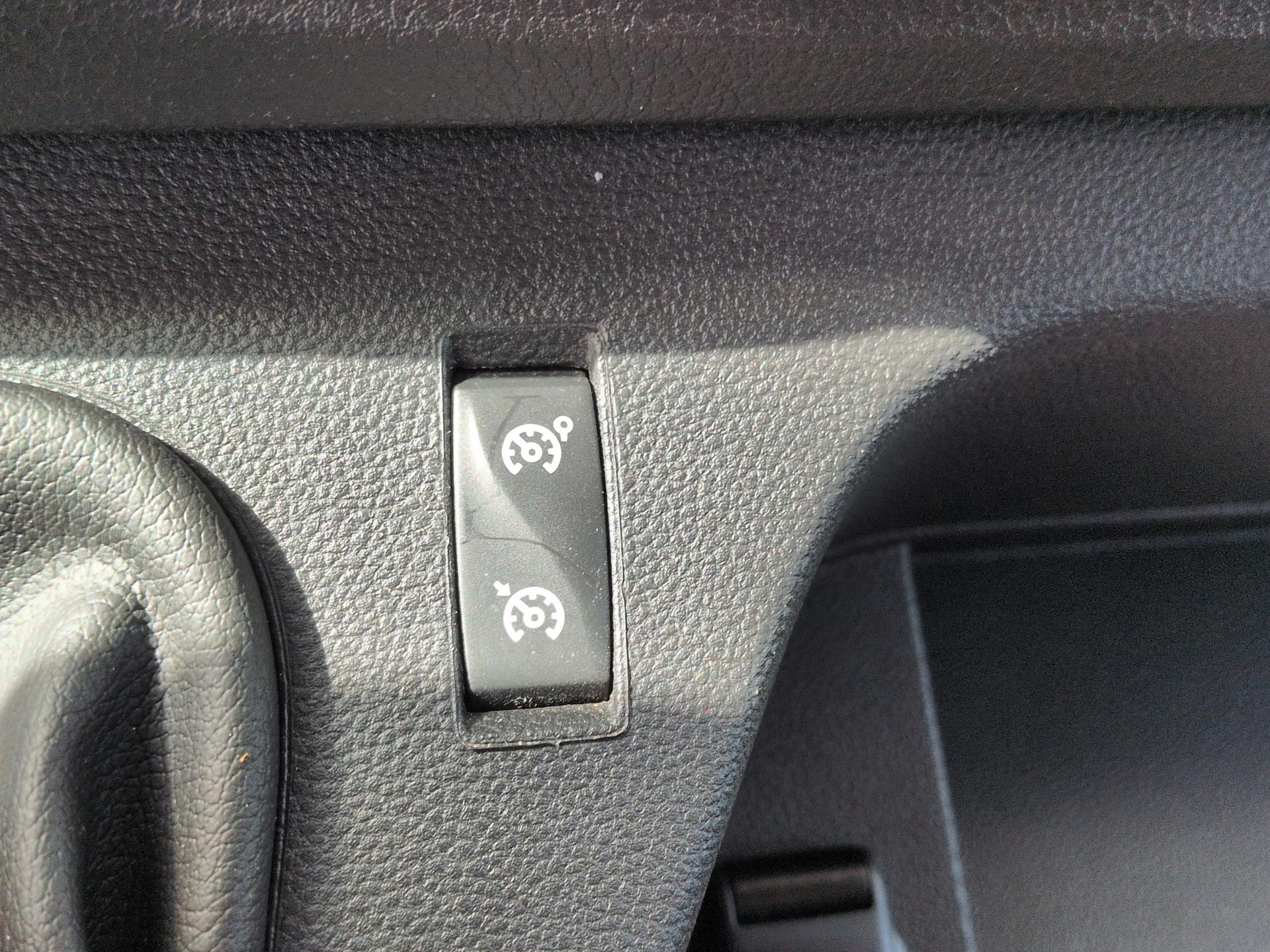 RENAULT Master T35 2.3 Blue dCi 135 L3H2-image-16