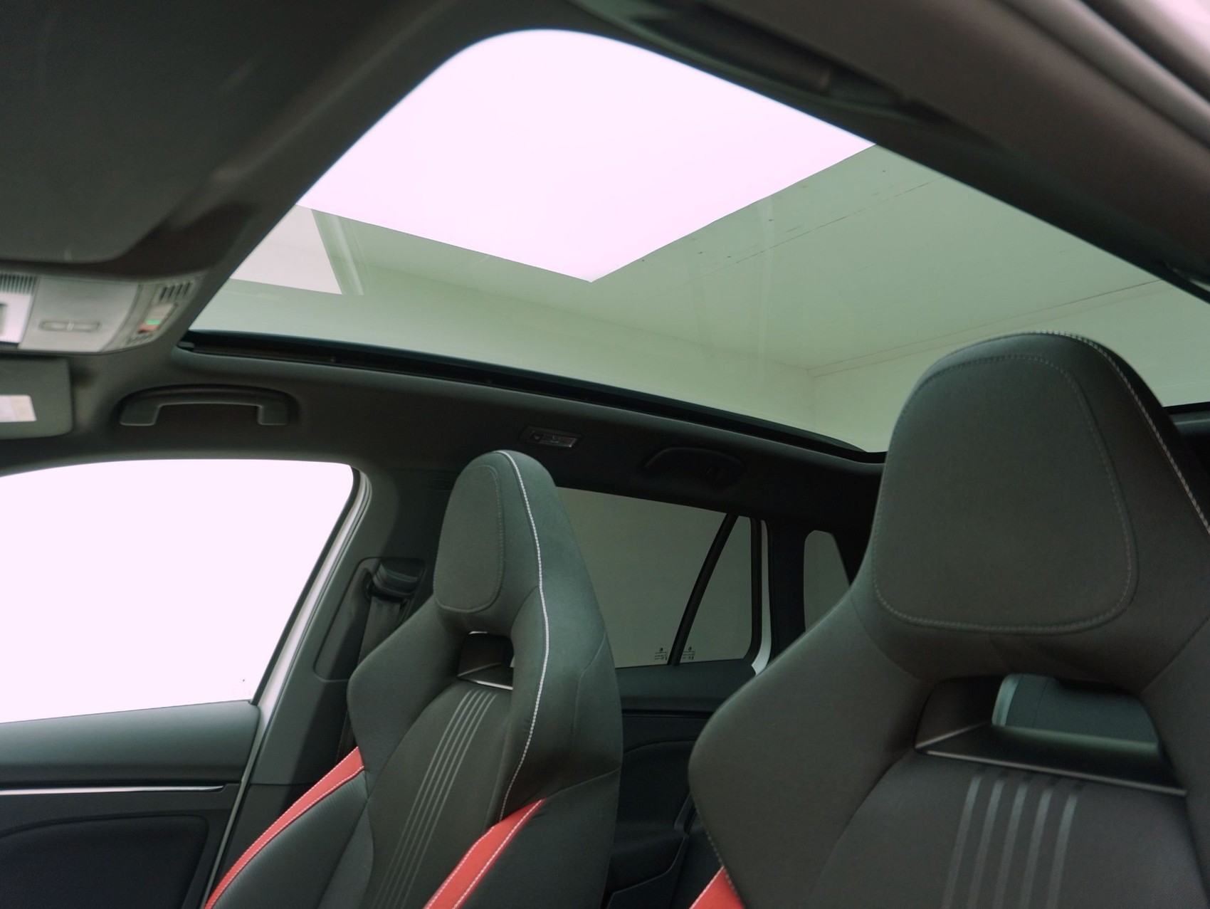 SKODA Kamiq 1.5 TSI DSG Monte Carlo-image-9