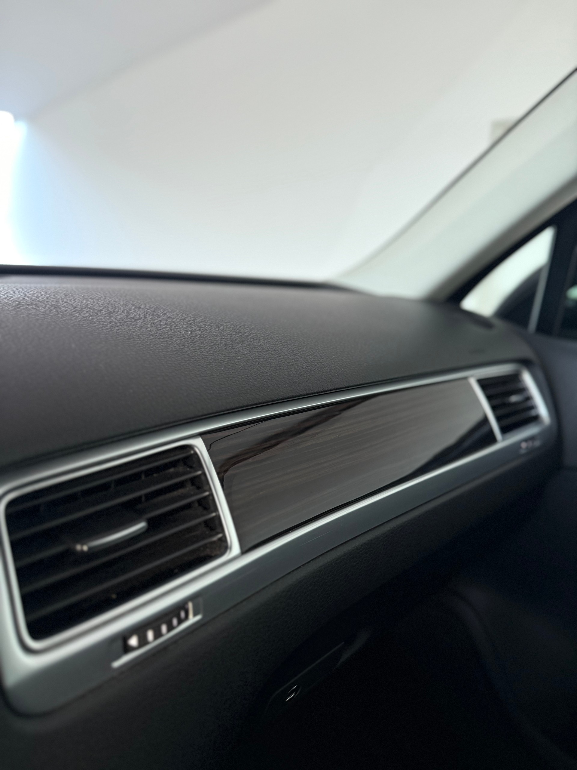VW Touareg 3.0 TDI BMT Highline-image-22