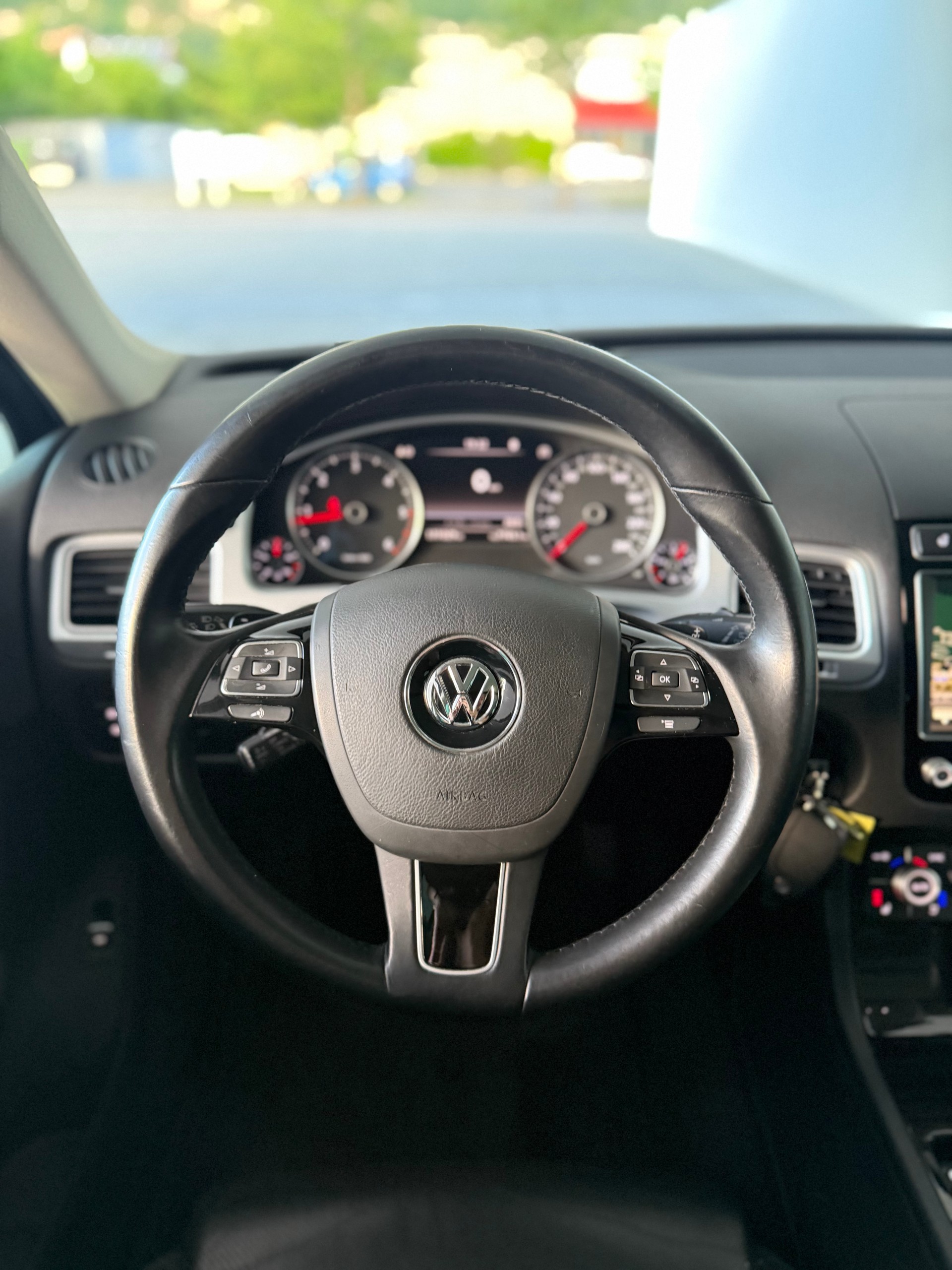 VW Touareg 3.0 TDI BMT Highline-image-12