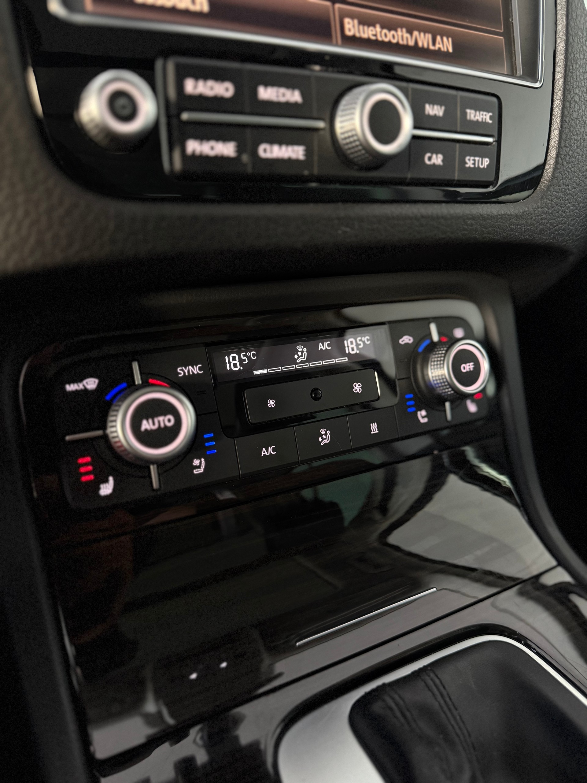 VW Touareg 3.0 TDI BMT Highline-image-16