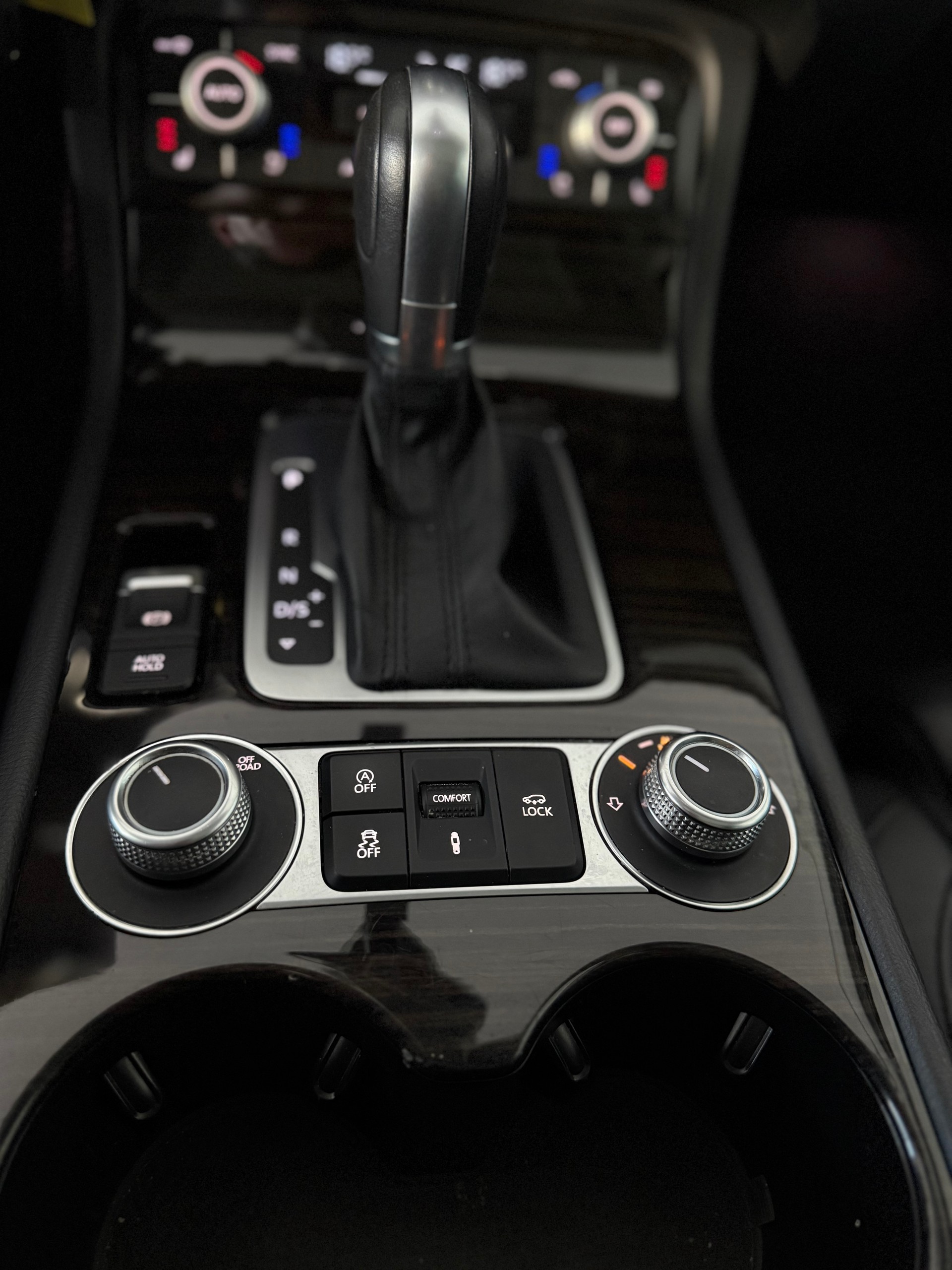 VW Touareg 3.0 TDI BMT Highline-image-15