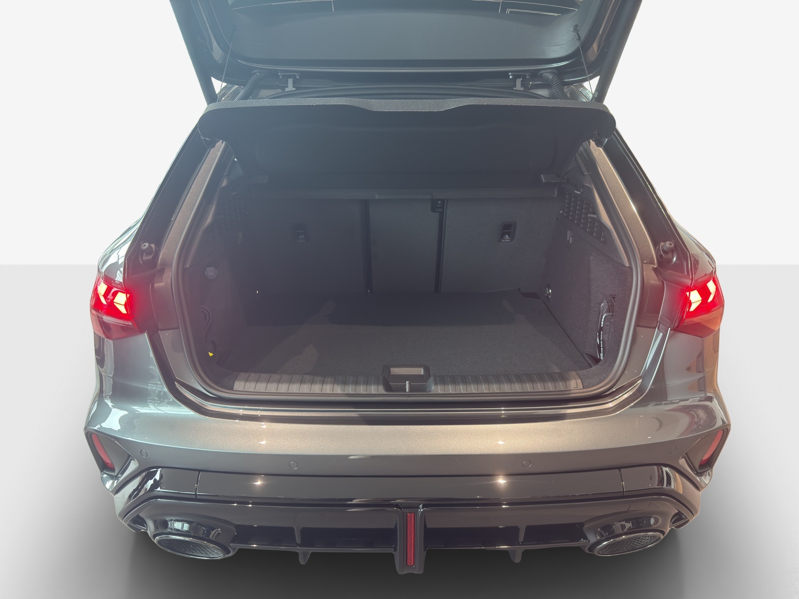 AUDI RS3 Sportback 2.5 TSI quattro S-tronic-image-5