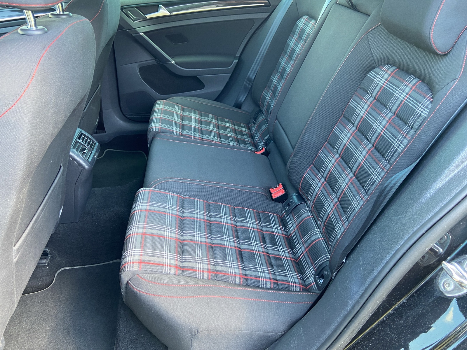VW Golf 2.0 TSI GTI Performance DSG-image-9
