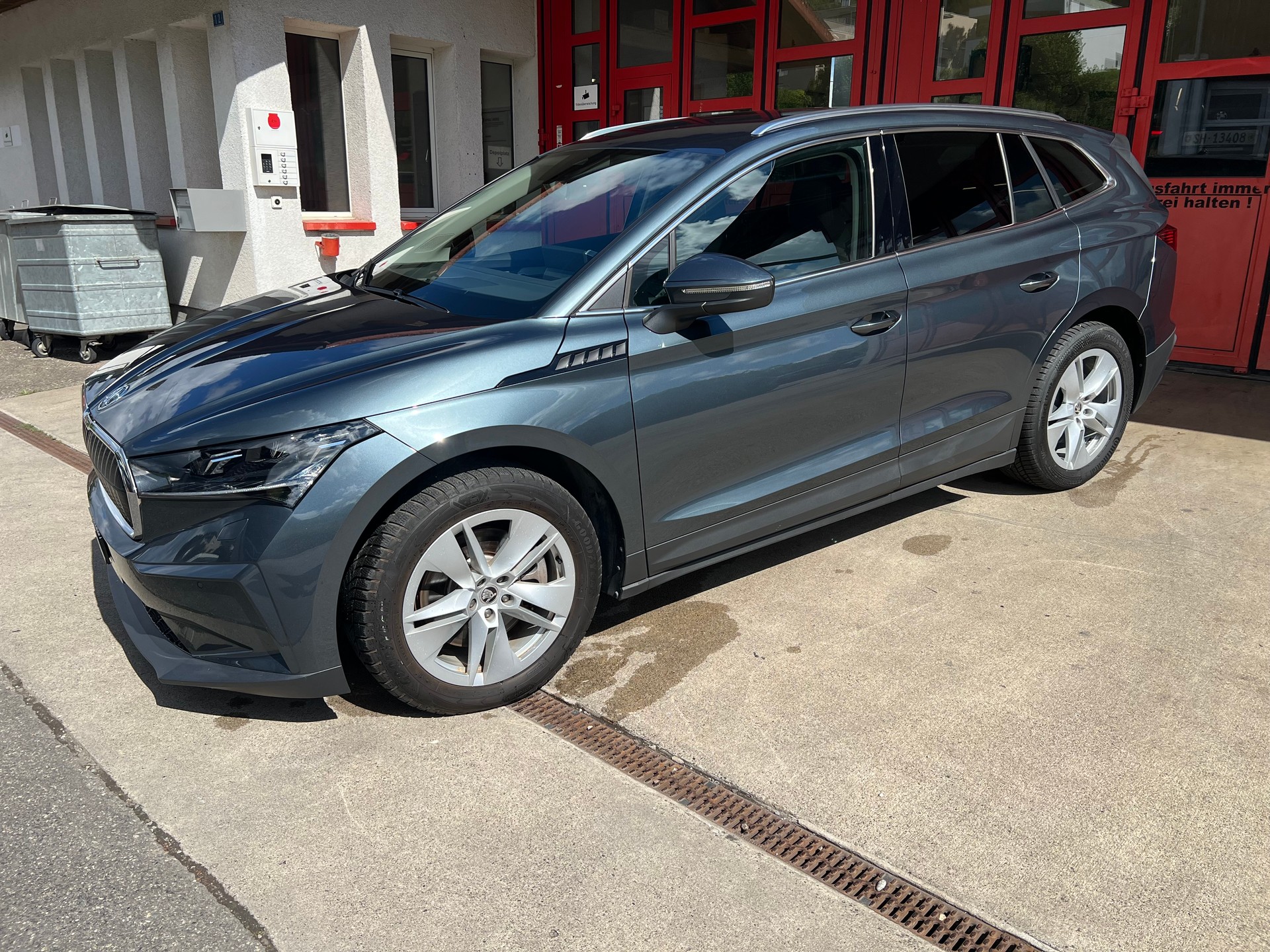SKODA Enyaq iV 80 / SoH 92%-image-1