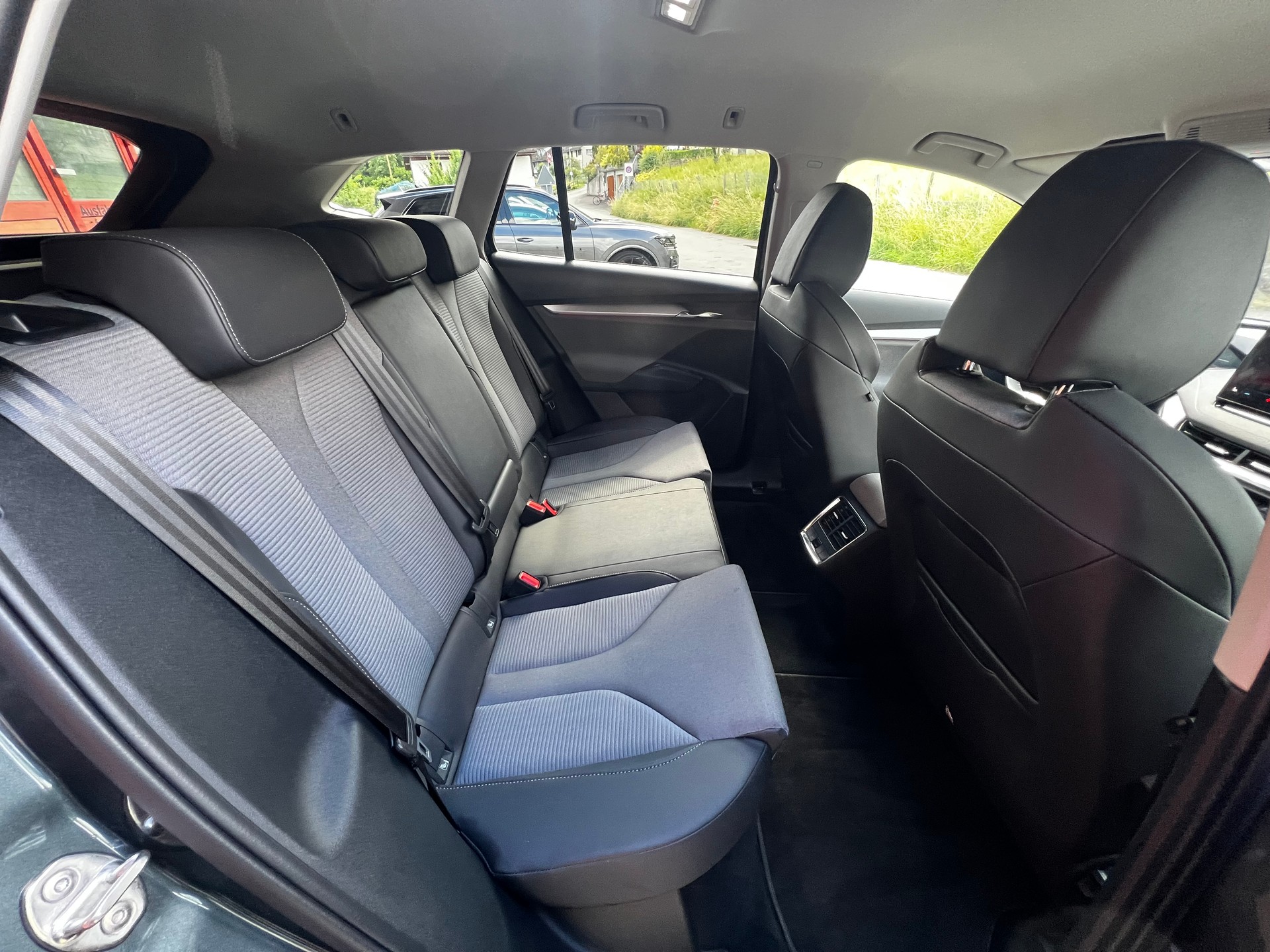 SKODA Enyaq iV 80 / SoH 92%-image-9