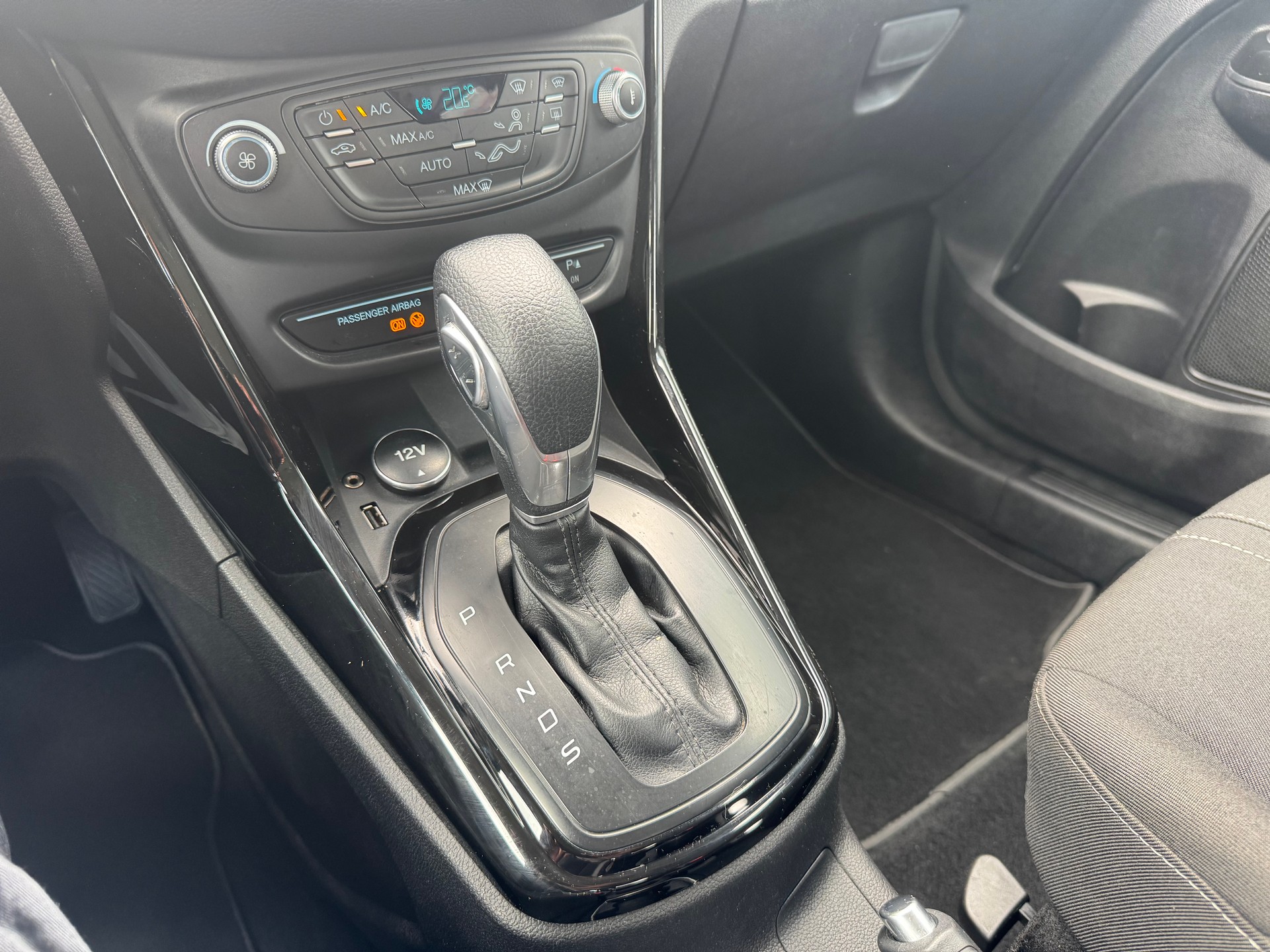 FORD B-Max 1.6 Ti-VCT Titanium PowerShift-image-17