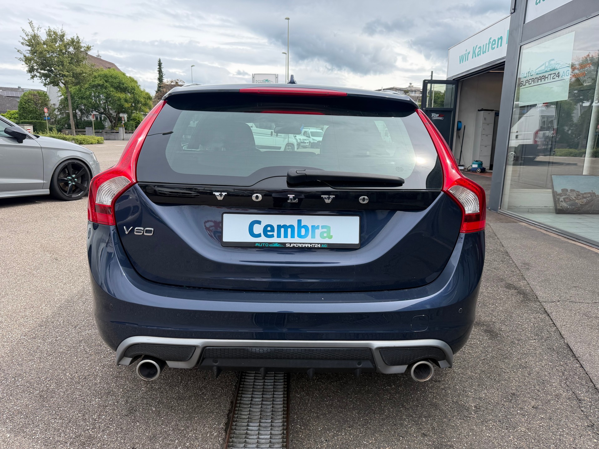 VOLVO V60 D4 R-Design Geartronic-image-4