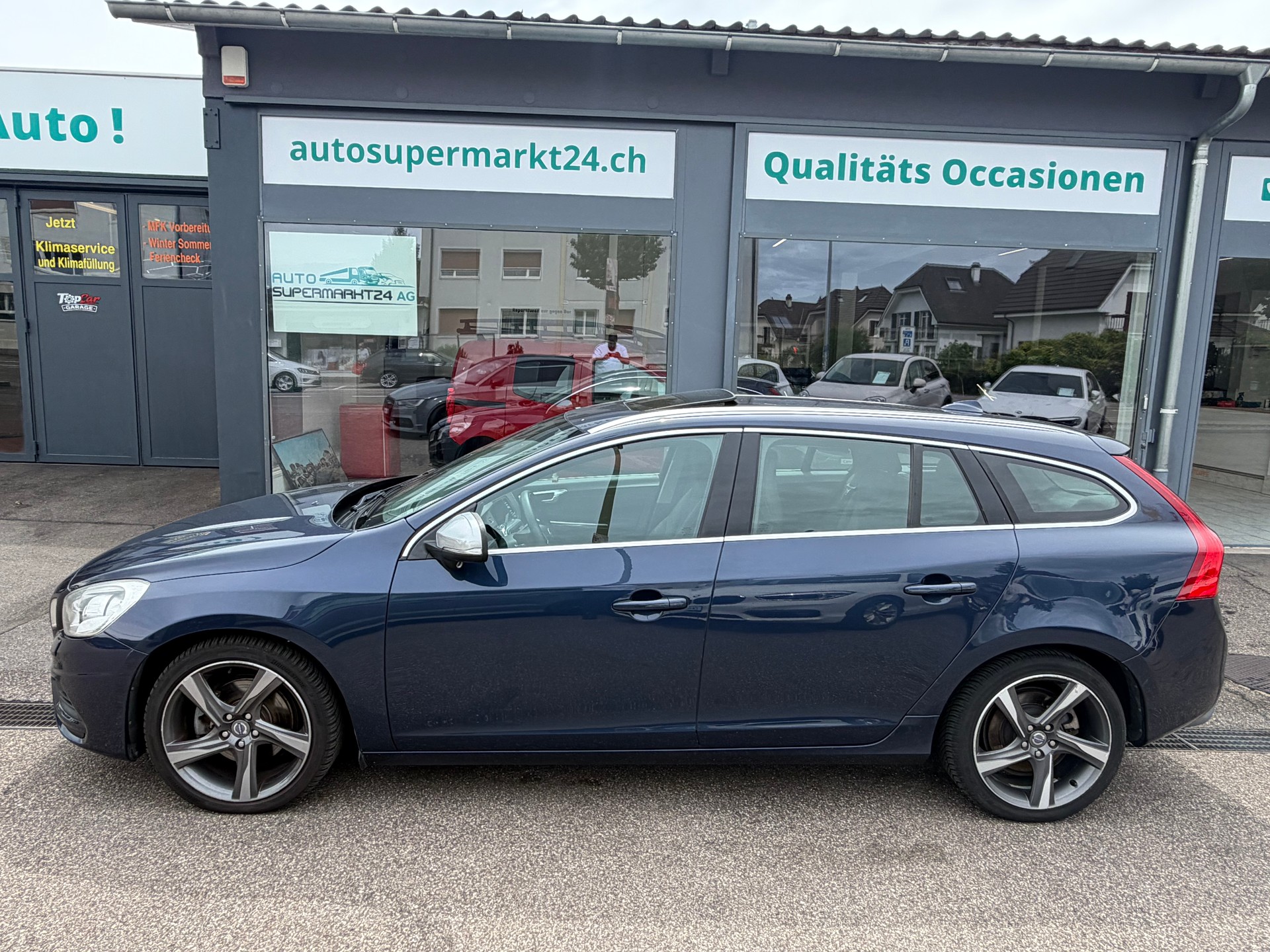 VOLVO V60 D4 R-Design Geartronic-image-2
