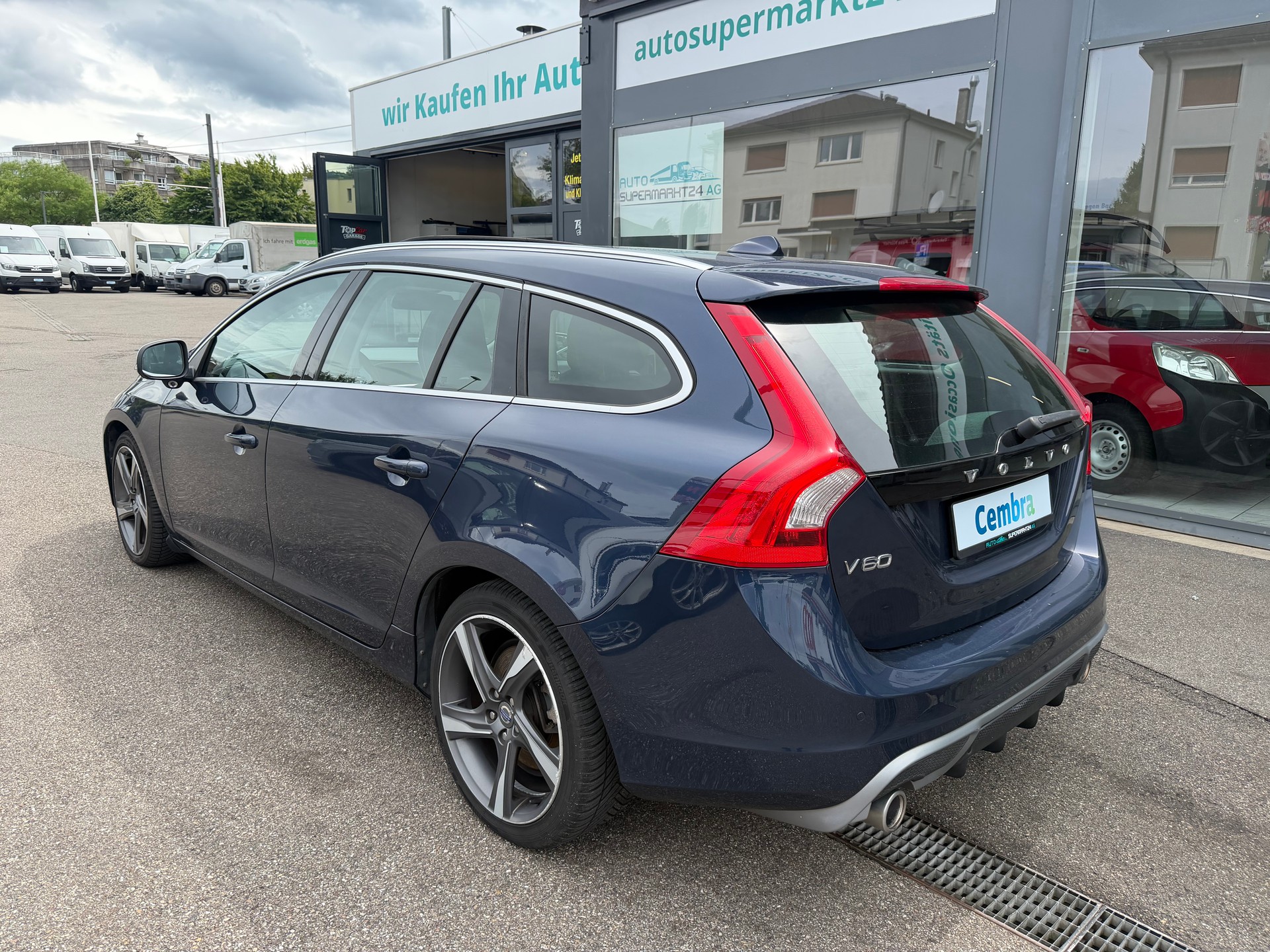 VOLVO V60 D4 R-Design Geartronic-image-3