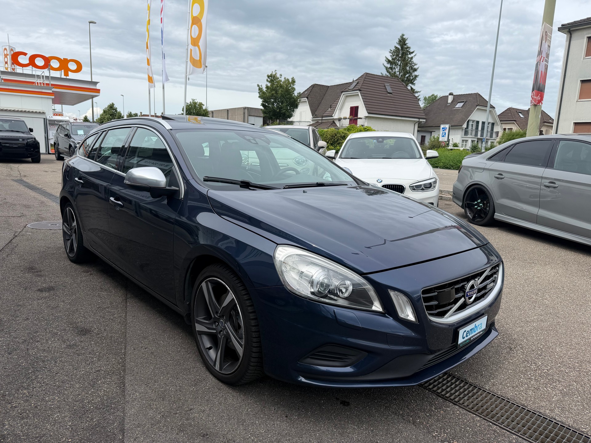 VOLVO V60 D4 R-Design Geartronic-image-7