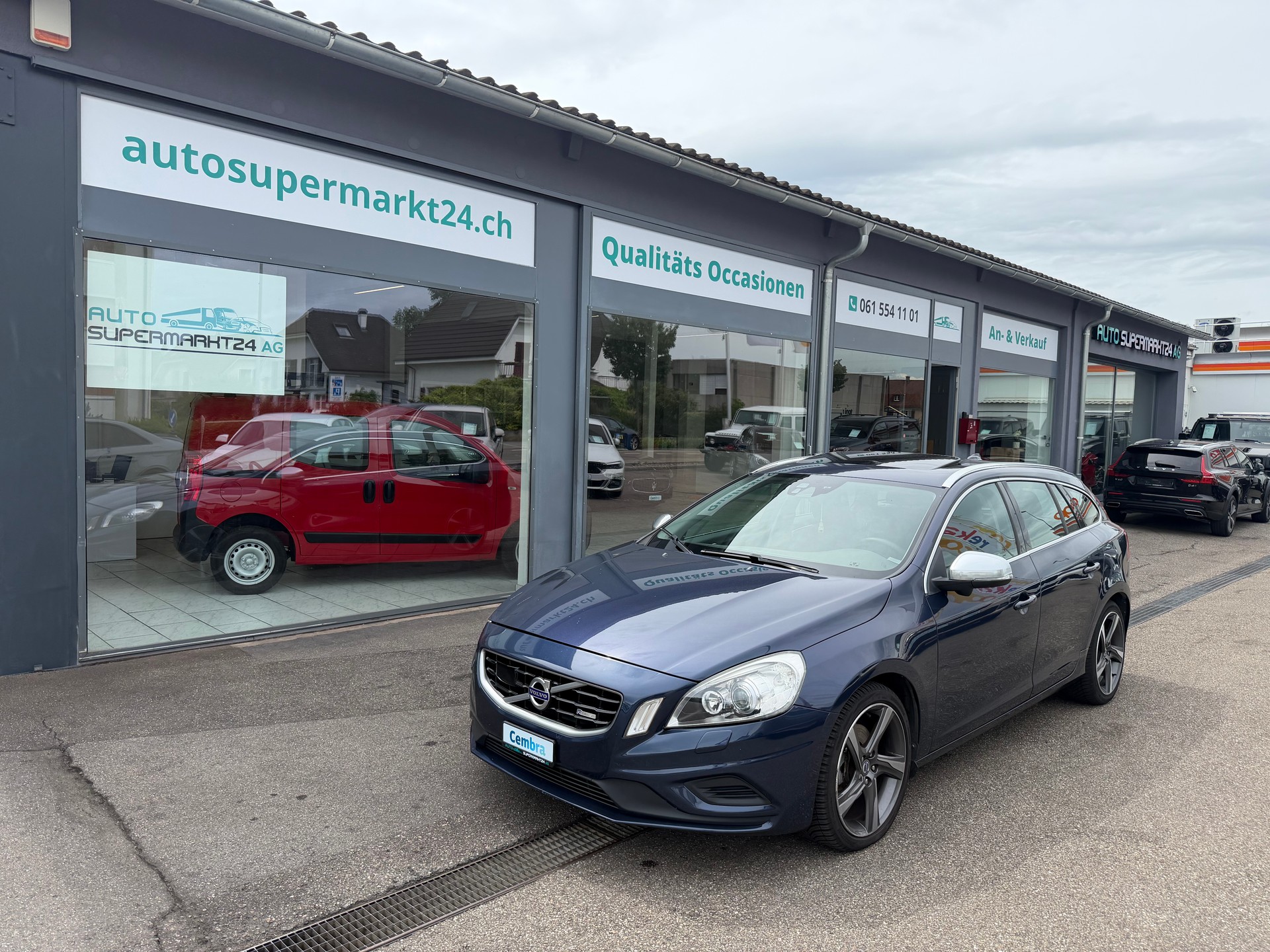 VOLVO V60 D4 R-Design Geartronic-image-0