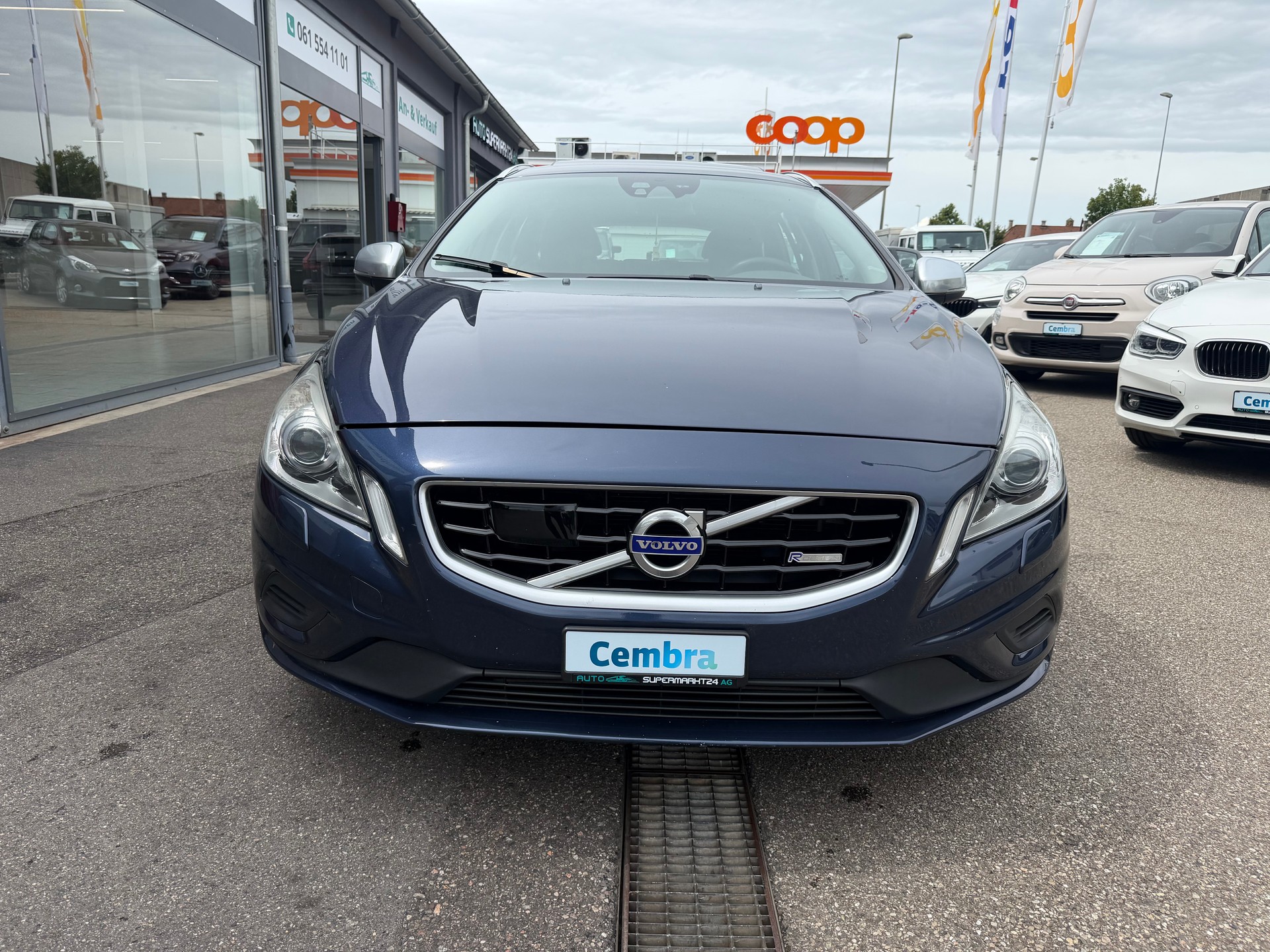 VOLVO V60 D4 R-Design Geartronic-image-8