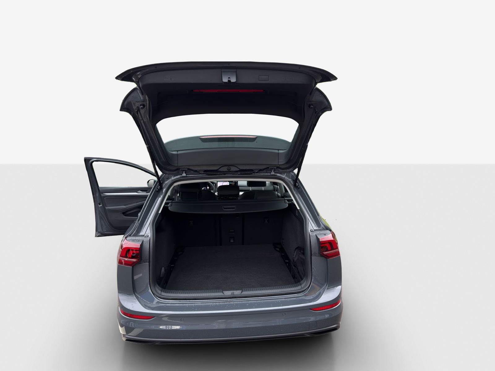 VW Golf Variant 1.5 eTSI mHEV Life DSG-image-12