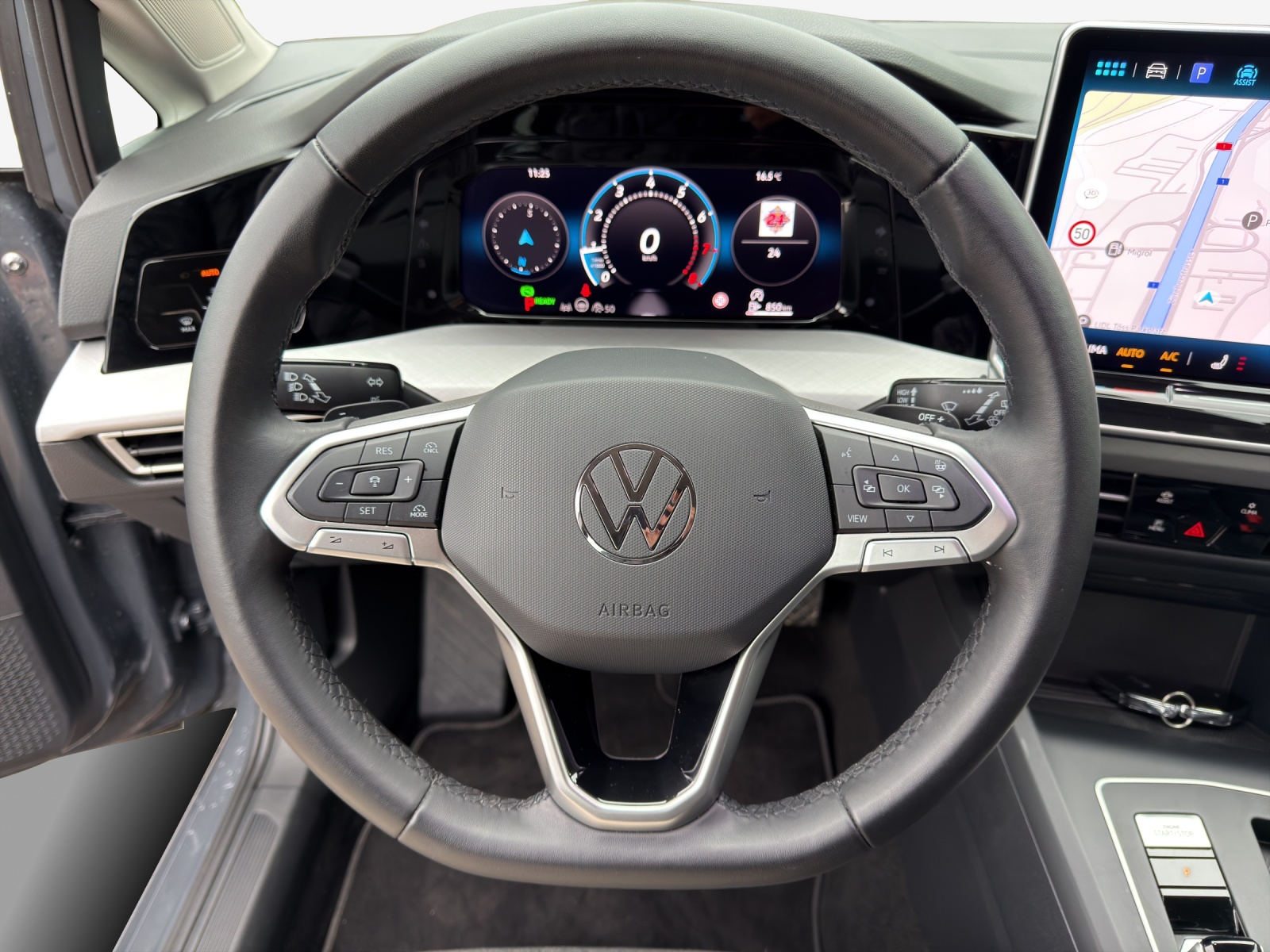 VW Golf Variant 1.5 eTSI mHEV Life DSG-image-9