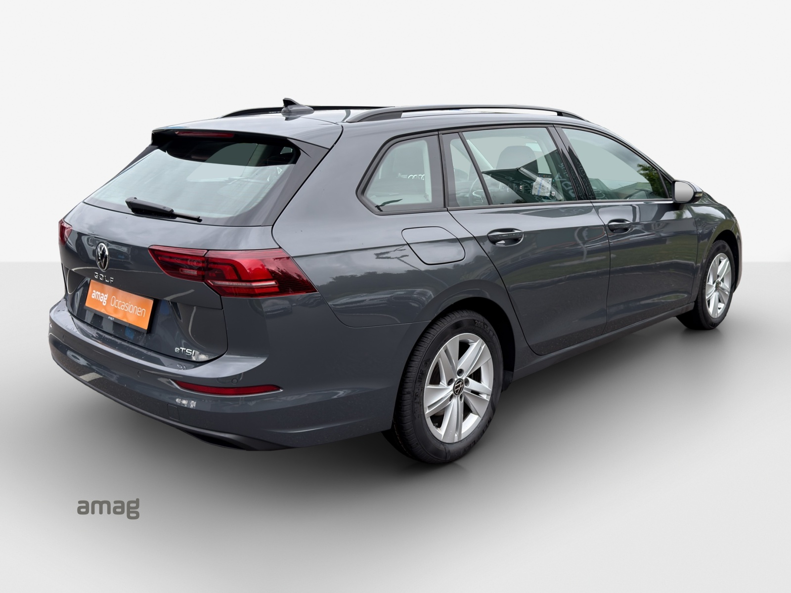 VW Golf Variant 1.5 eTSI mHEV Life DSG-image-4