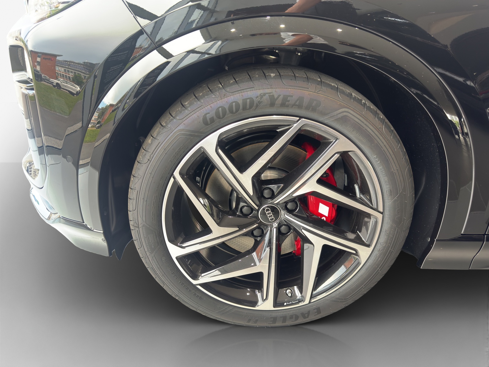 AUDI SQ6 e-tron quattro-image-13