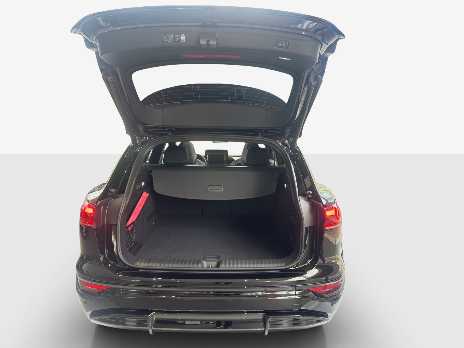 AUDI SQ6 e-tron quattro-image-12