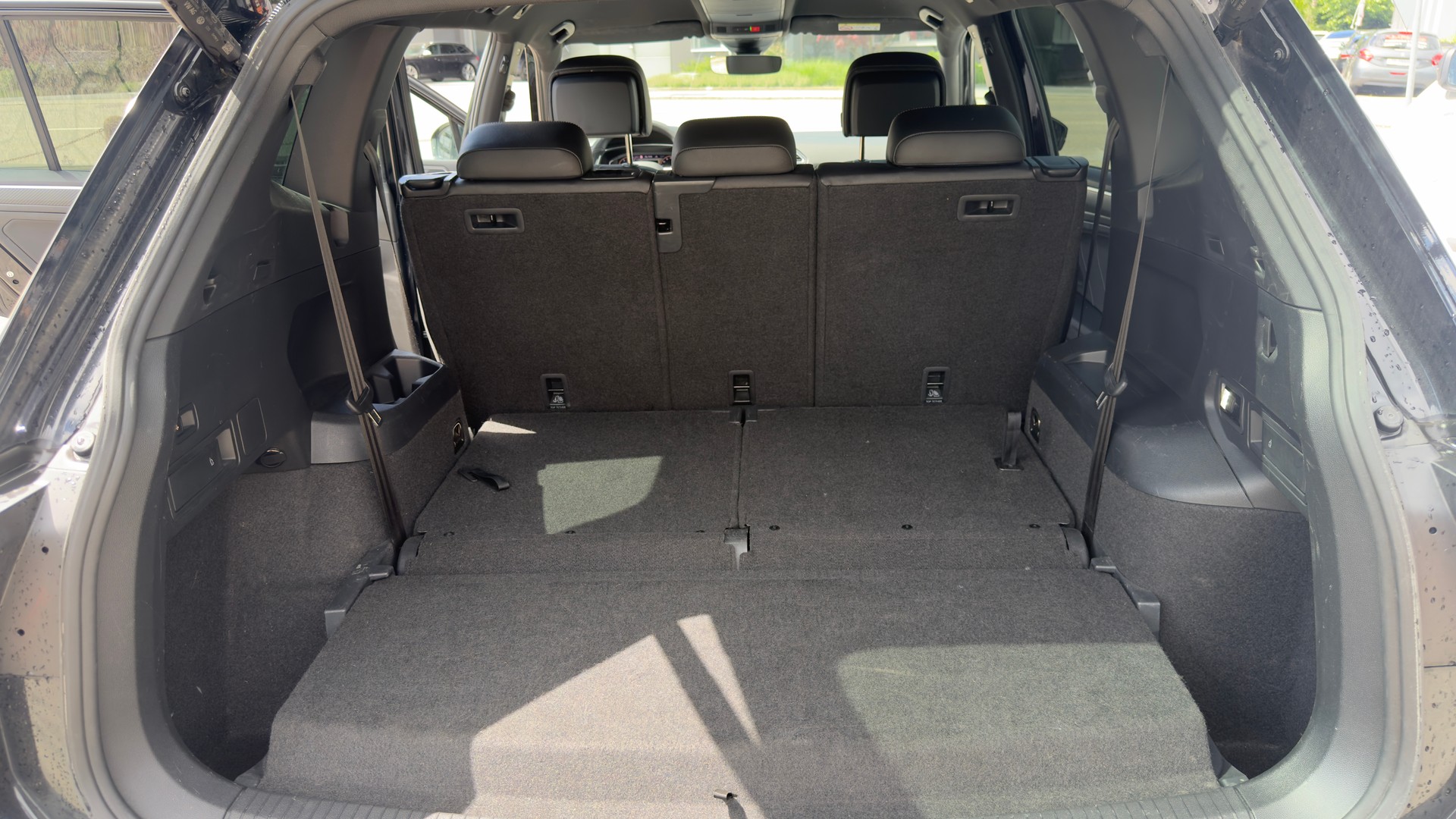 VW Tiguan Allspace 2.0TSI R-Line 4Motion DSG-image-18