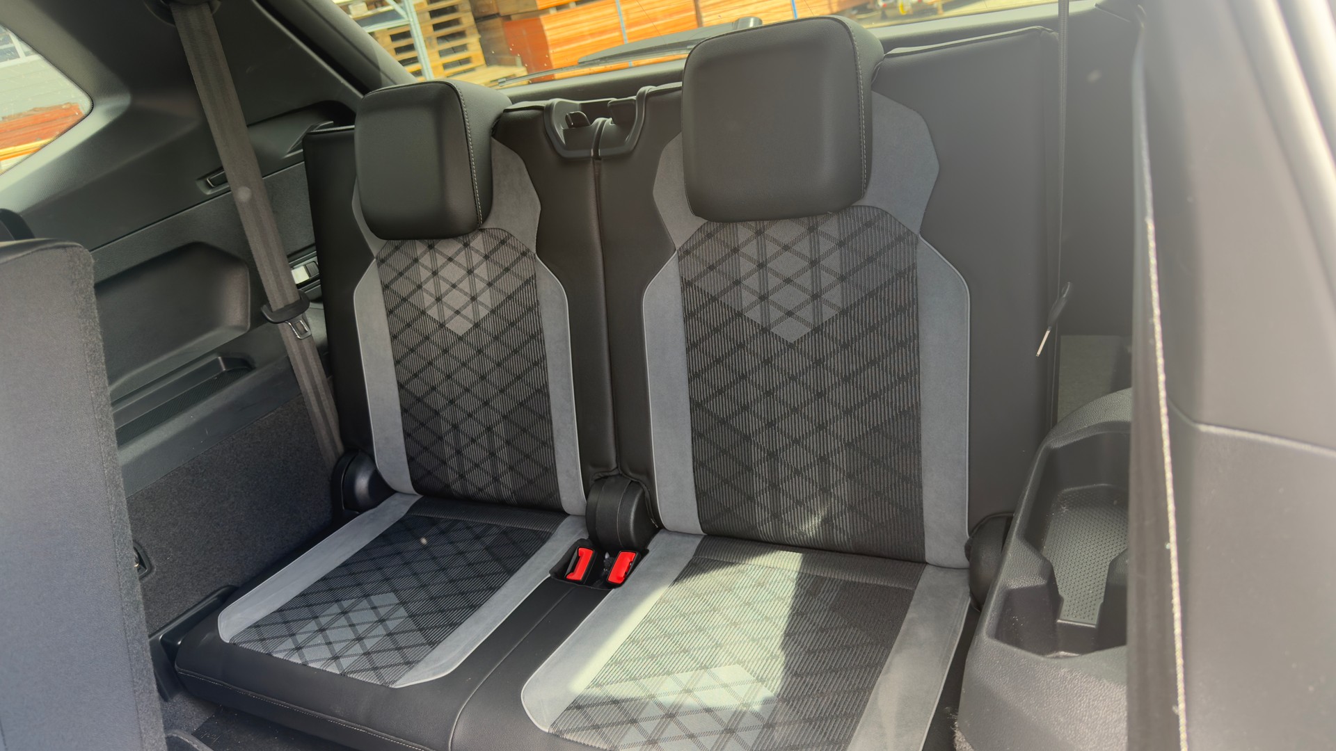 VW Tiguan Allspace 2.0TSI R-Line 4Motion DSG-image-17