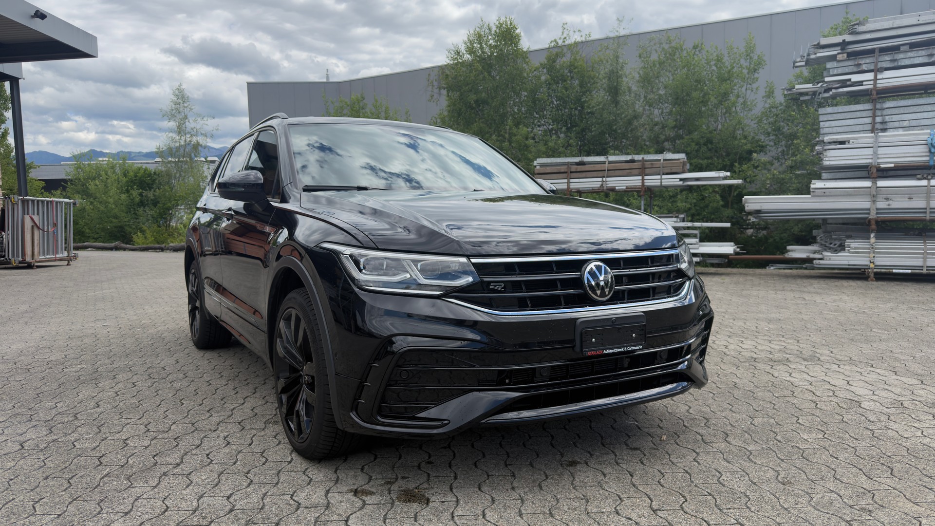 VW Tiguan Allspace 2.0TSI R-Line 4Motion DSG-image-6