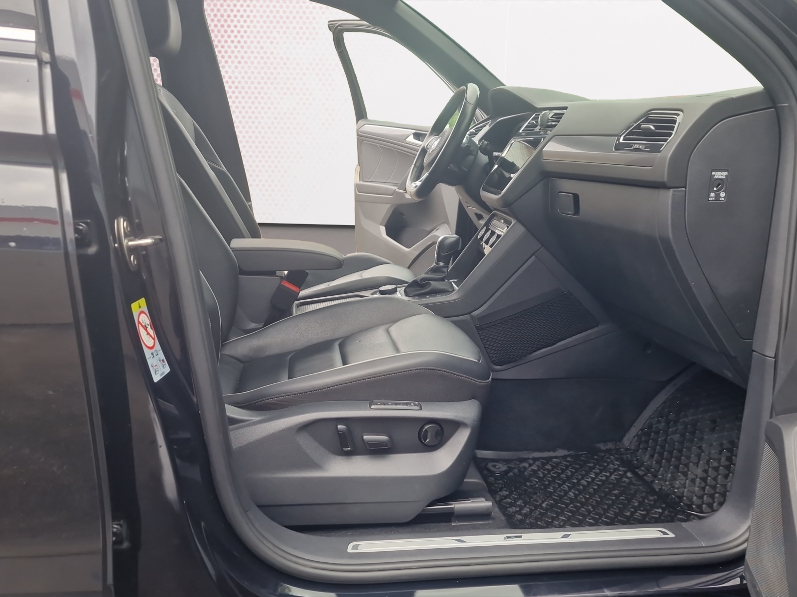 VW Tiguan Allspace 2.0TSI R-Line Highline 4Motion DSG-image-10