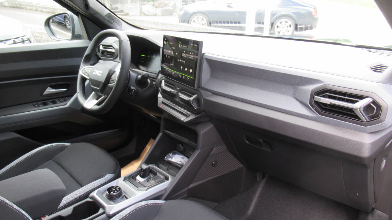 DACIA Duster 1.2 Hybrid Journey 4WD-image-9