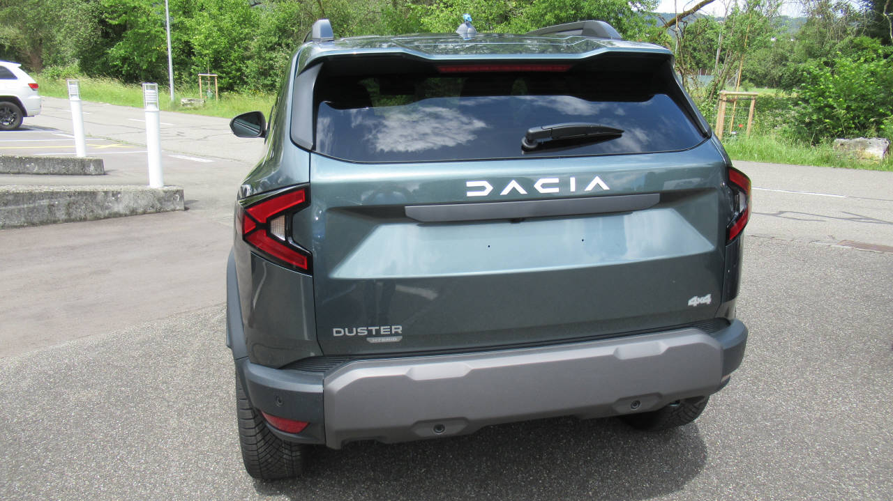 DACIA Duster 1.2 Hybrid Journey 4WD-image-2