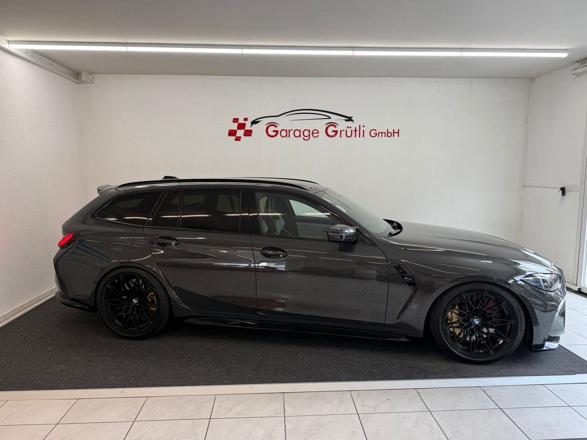 BMW M3 Touring xDrive Competition M-image-1