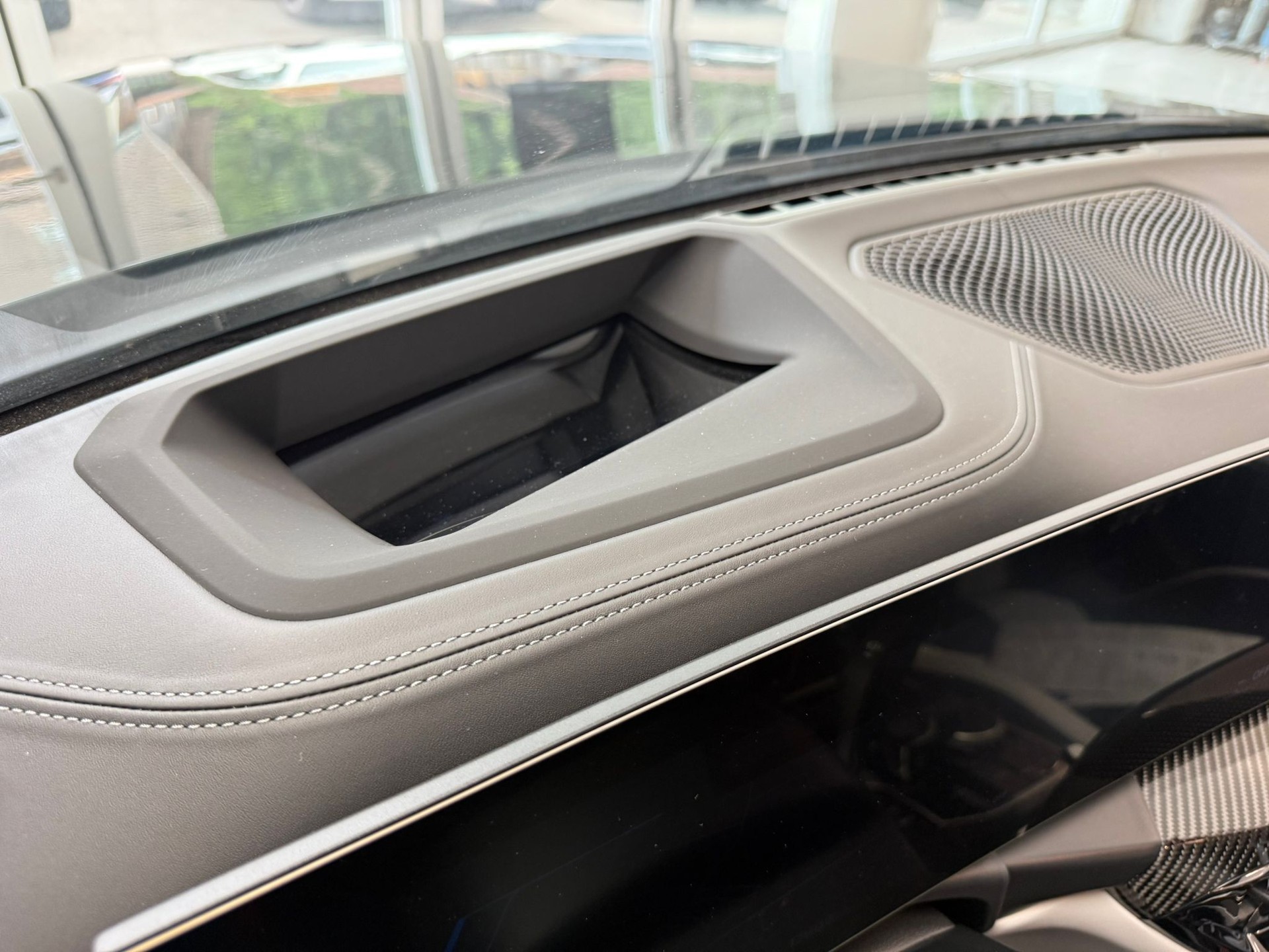 BMW M3 Touring xDrive Competition M-image-10