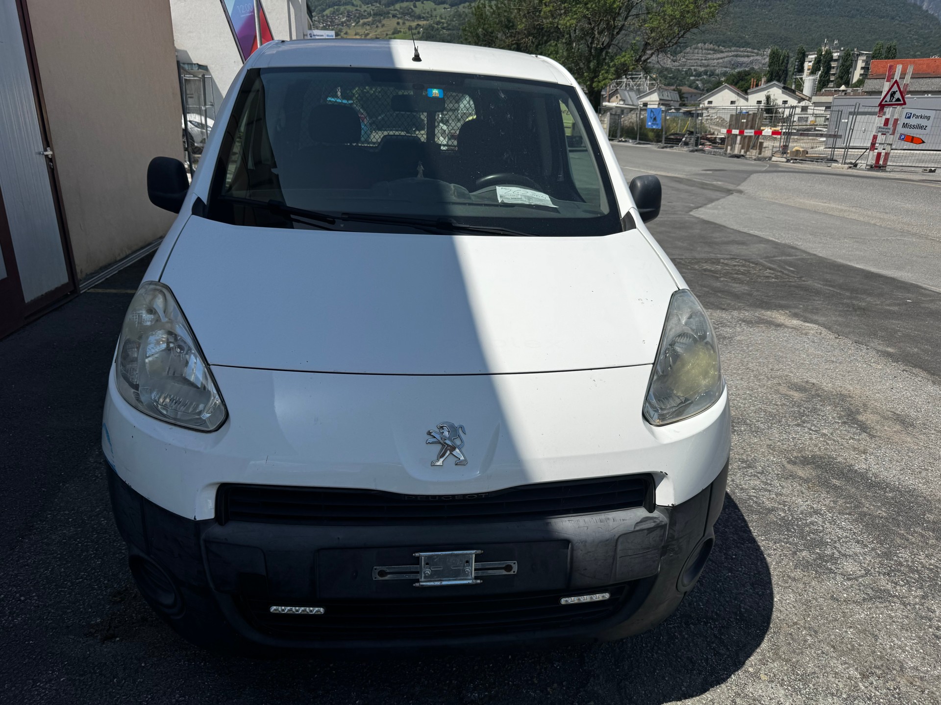 PEUGEOT Partner 1.6 e-HDI Urban Pack-image-0