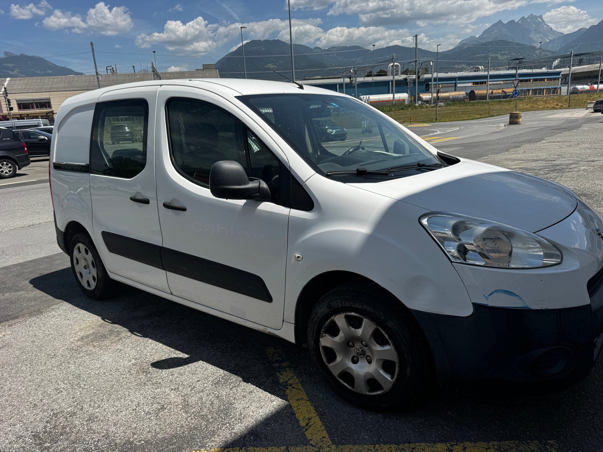 PEUGEOT Partner 1.6 e-HDI Urban Pack-image-7