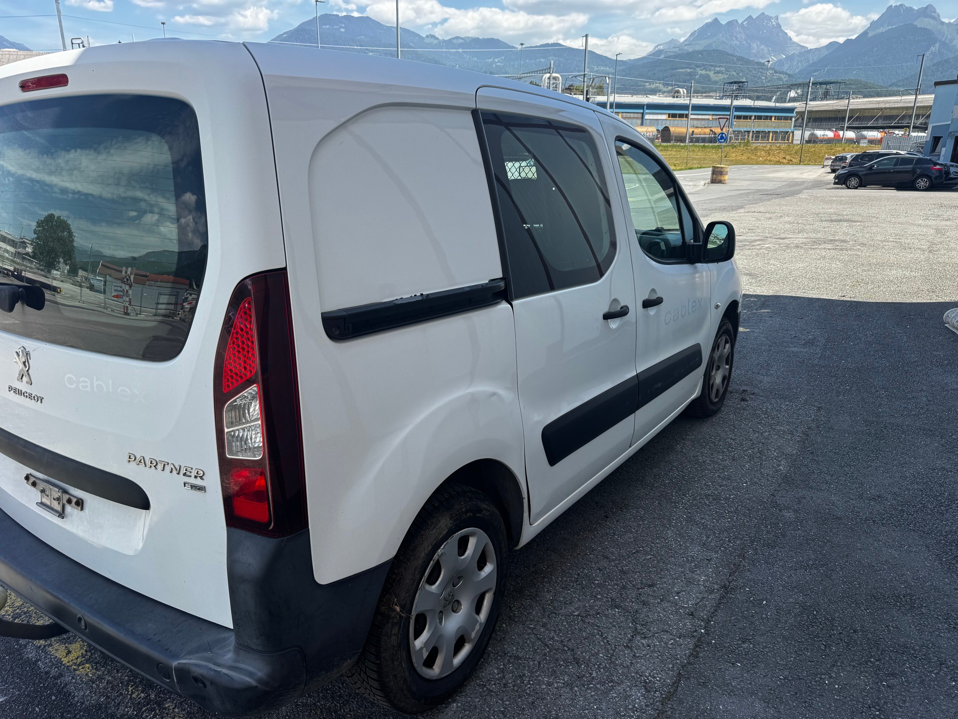 PEUGEOT Partner 1.6 e-HDI Urban Pack-image-4