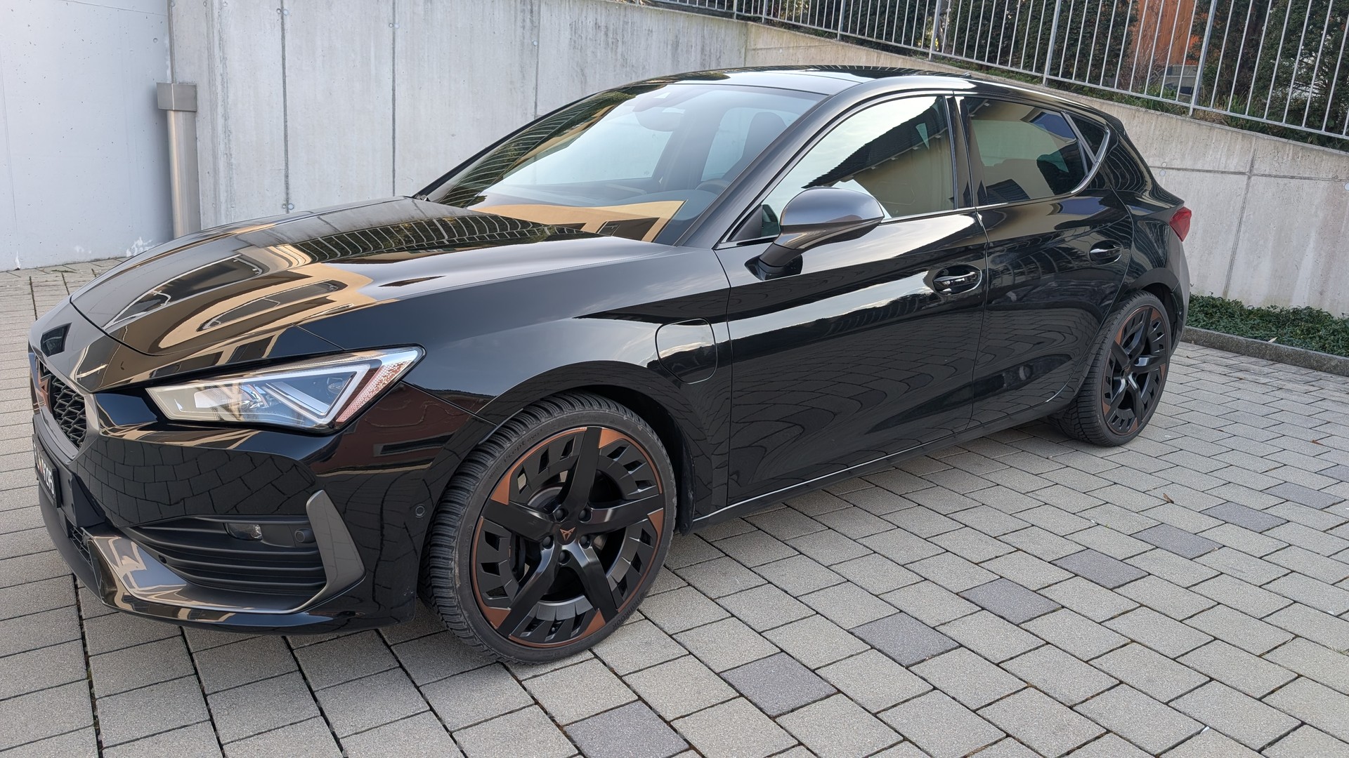 CUPRA 1.4 eHybrid DSG-image-1