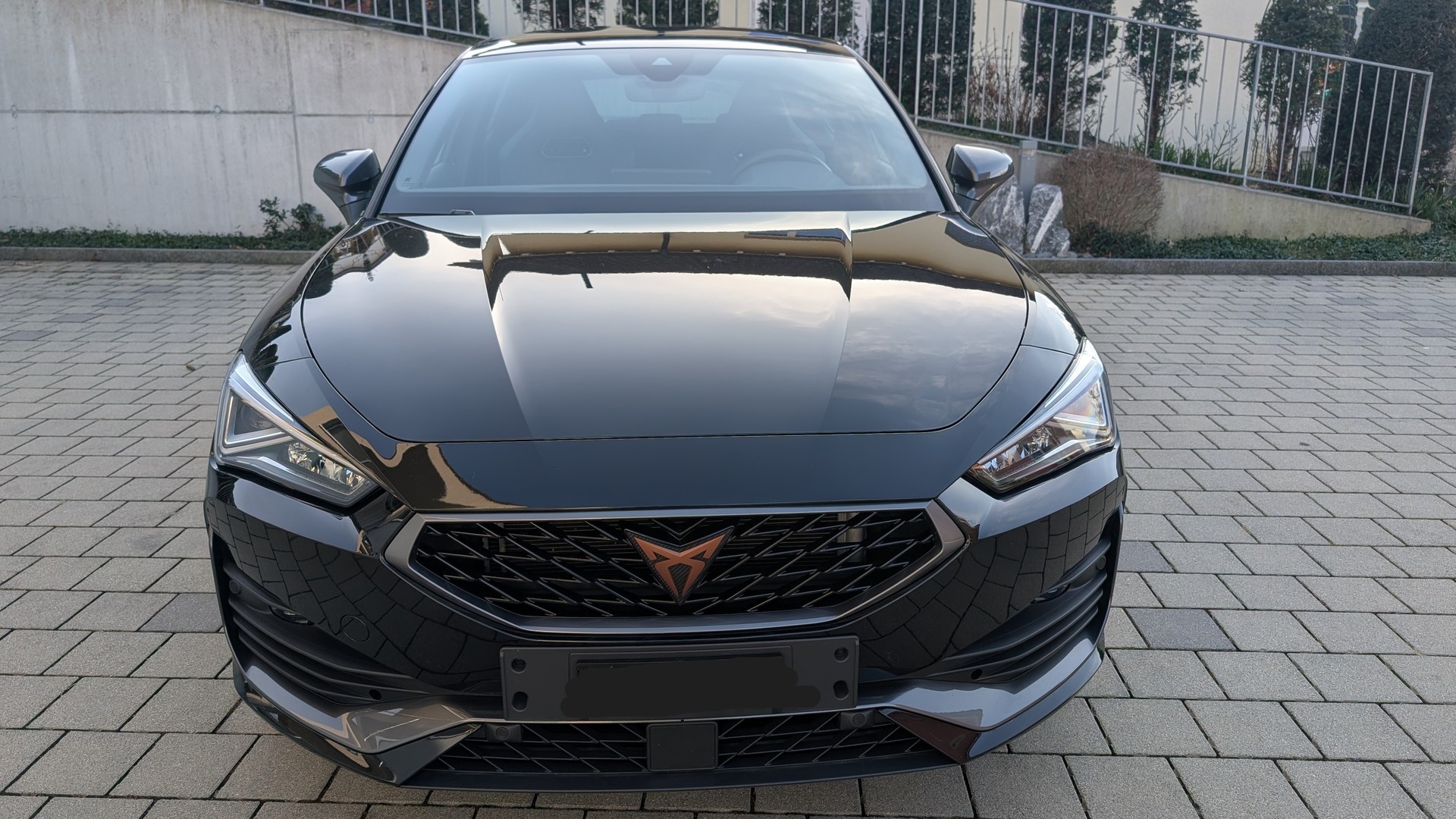 CUPRA 1.4 eHybrid DSG-image-2