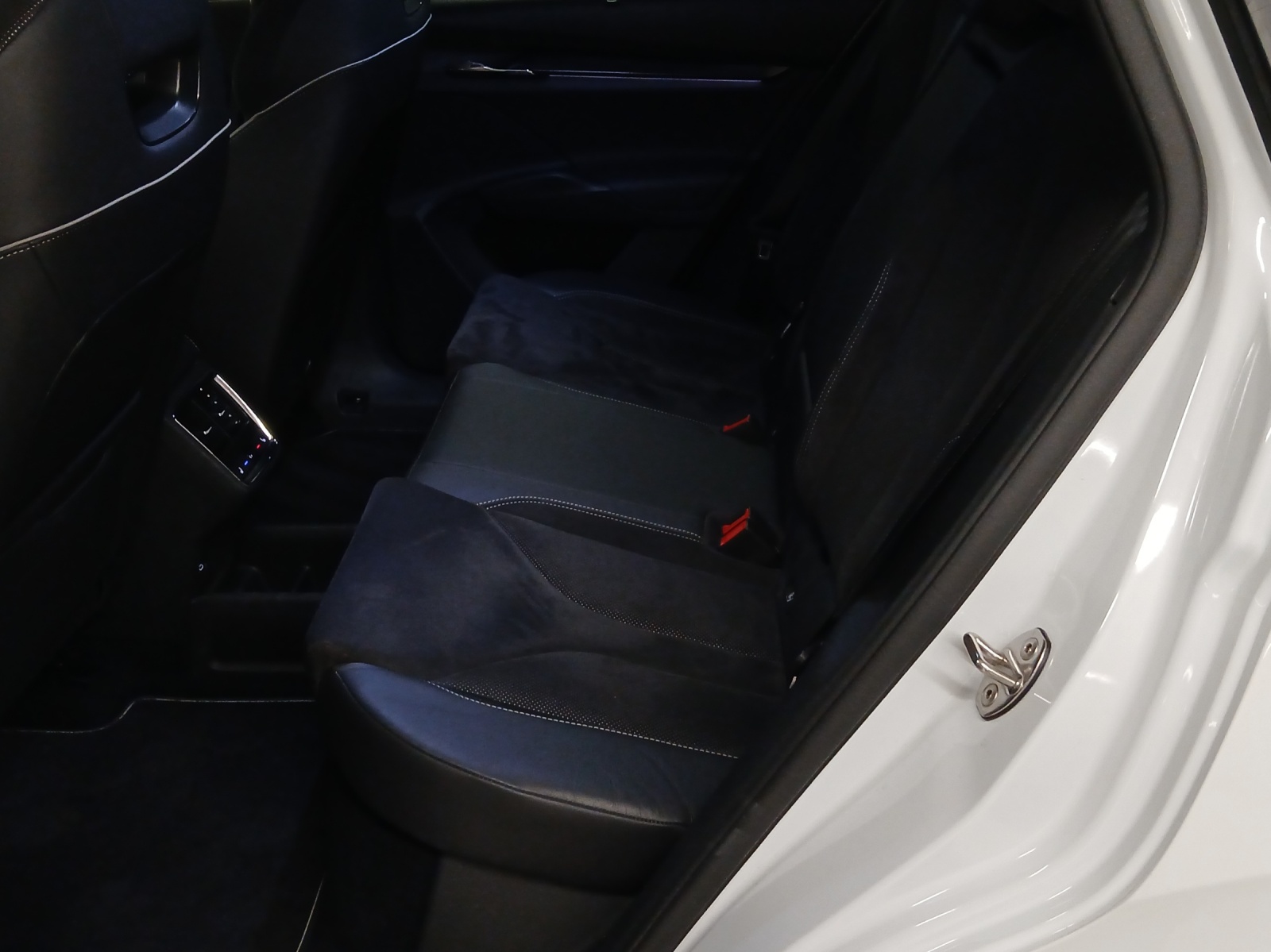 SKODA Enyaq iV 80x SportLine-image-12