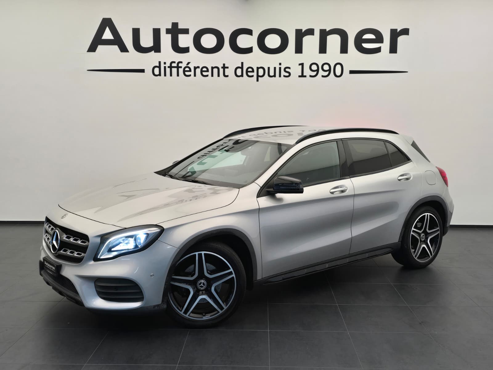 MERCEDES-BENZ GLA 250 AMG Line 4Matic 7G-DCT-image-0