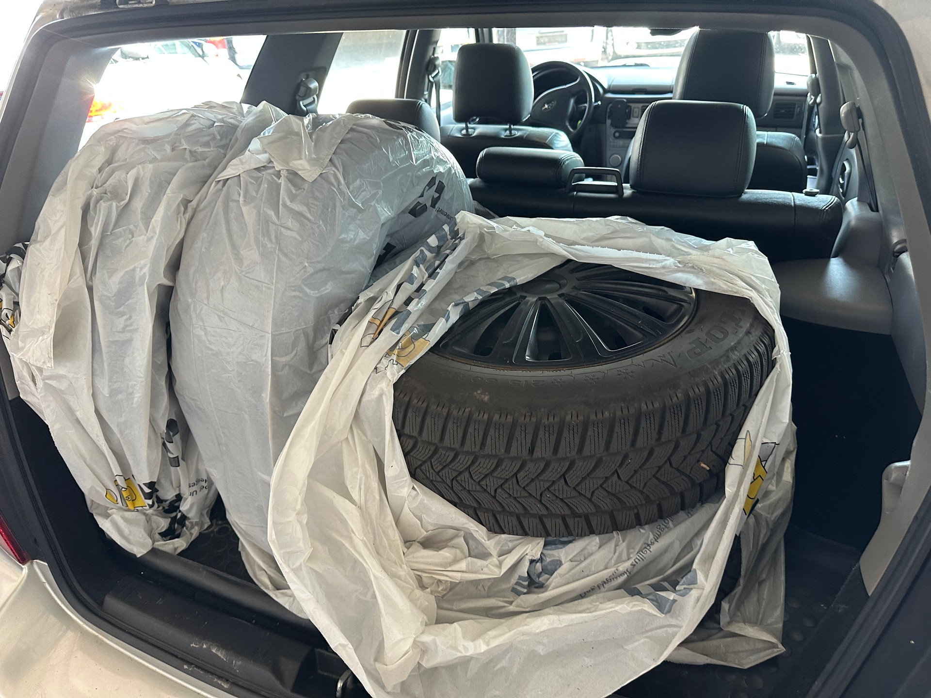 SUBARU Forester 2.0XT Club Automatic-image-12