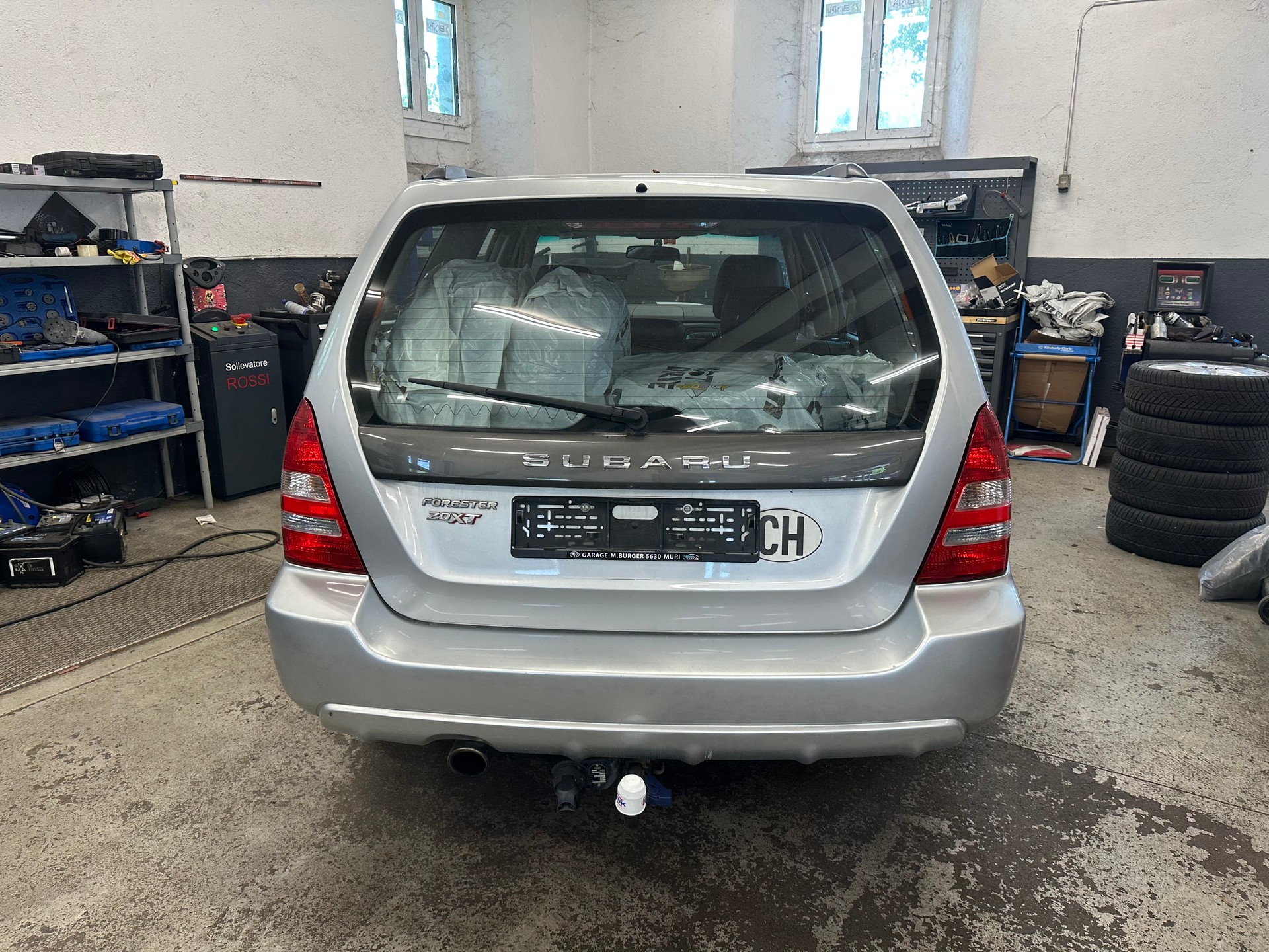 SUBARU Forester 2.0XT Club Automatic-image-3