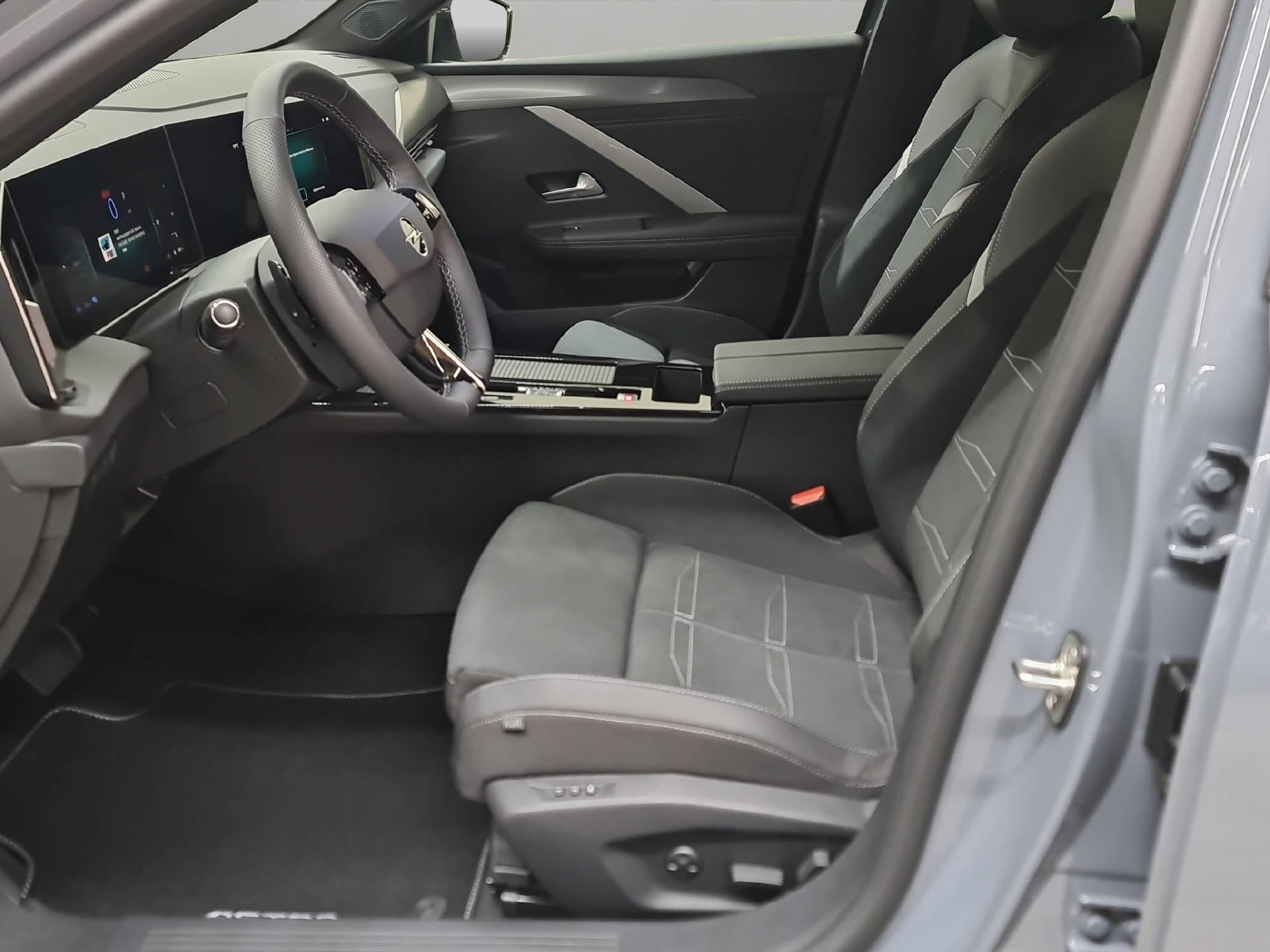 OPEL Astra Sports Tourer 1.6 T PHEV 195 GS-image-5