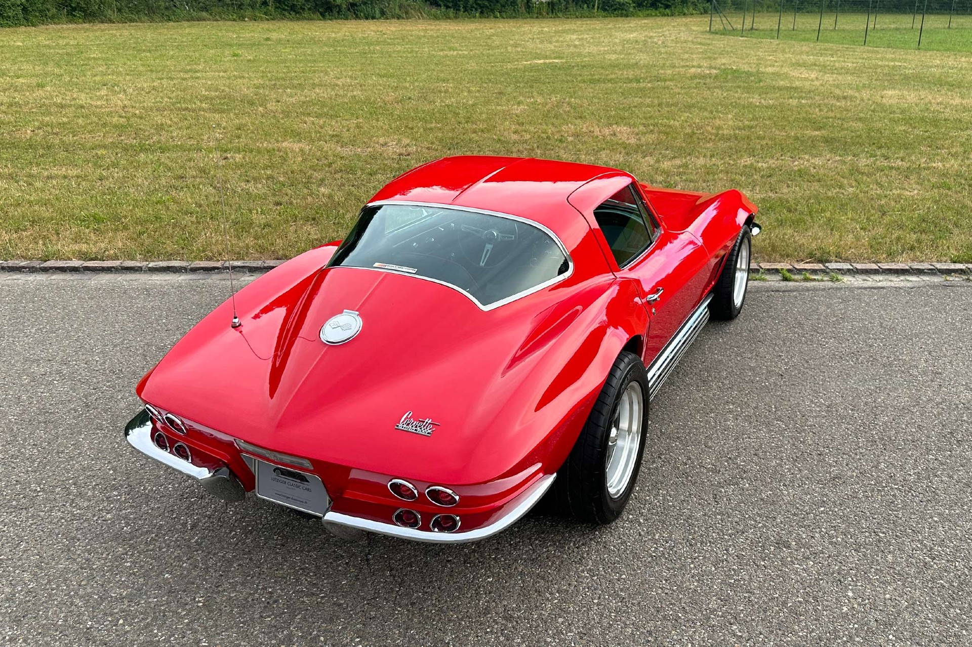 CHEVROLET Corvette C2 Sting Ray-image-9